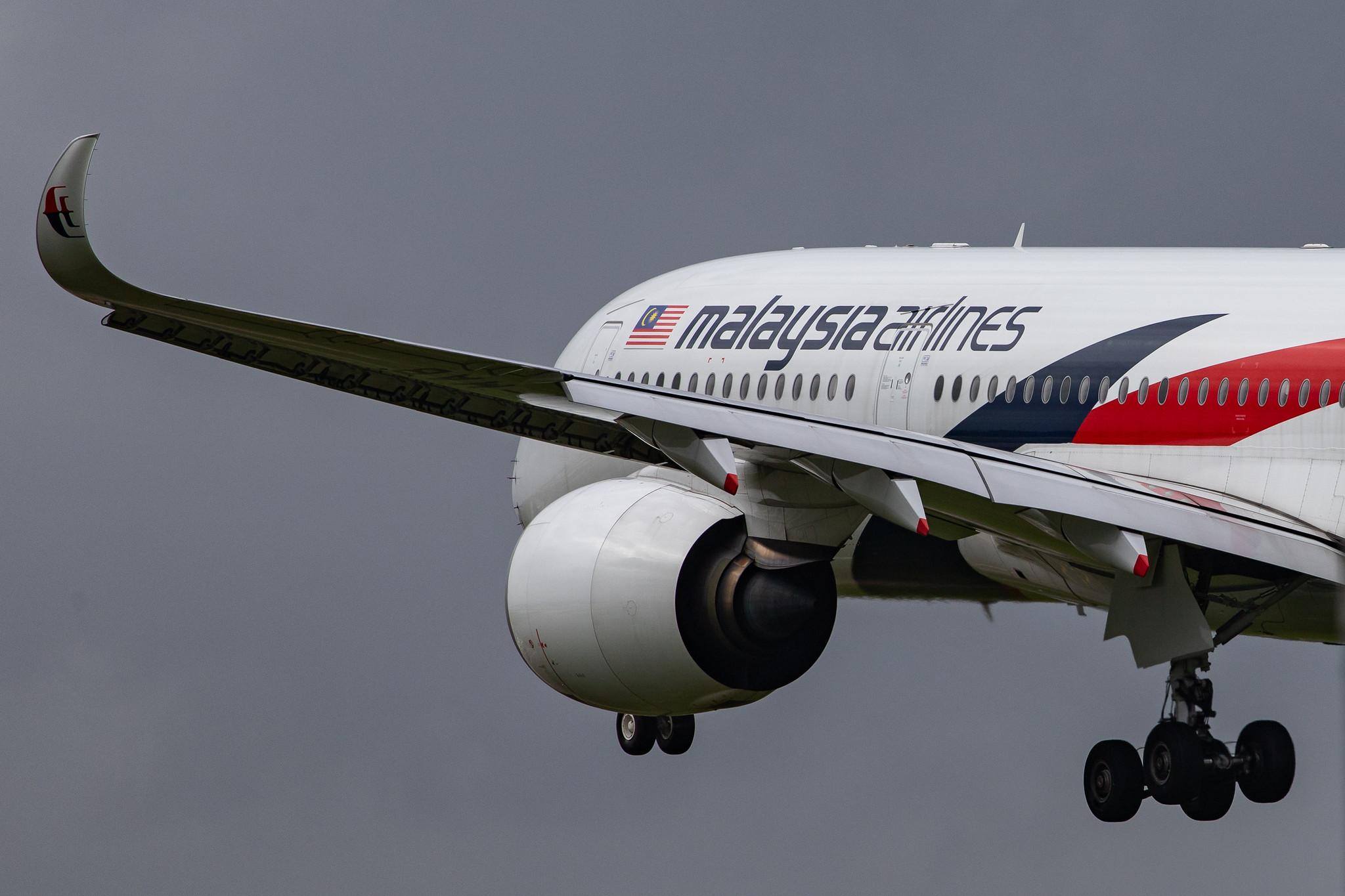 London Heathrow Airport: Malaysia Airlines (MH / MAS) |  Airbus A350-941 A359 | 9M-MAB | MSN 159