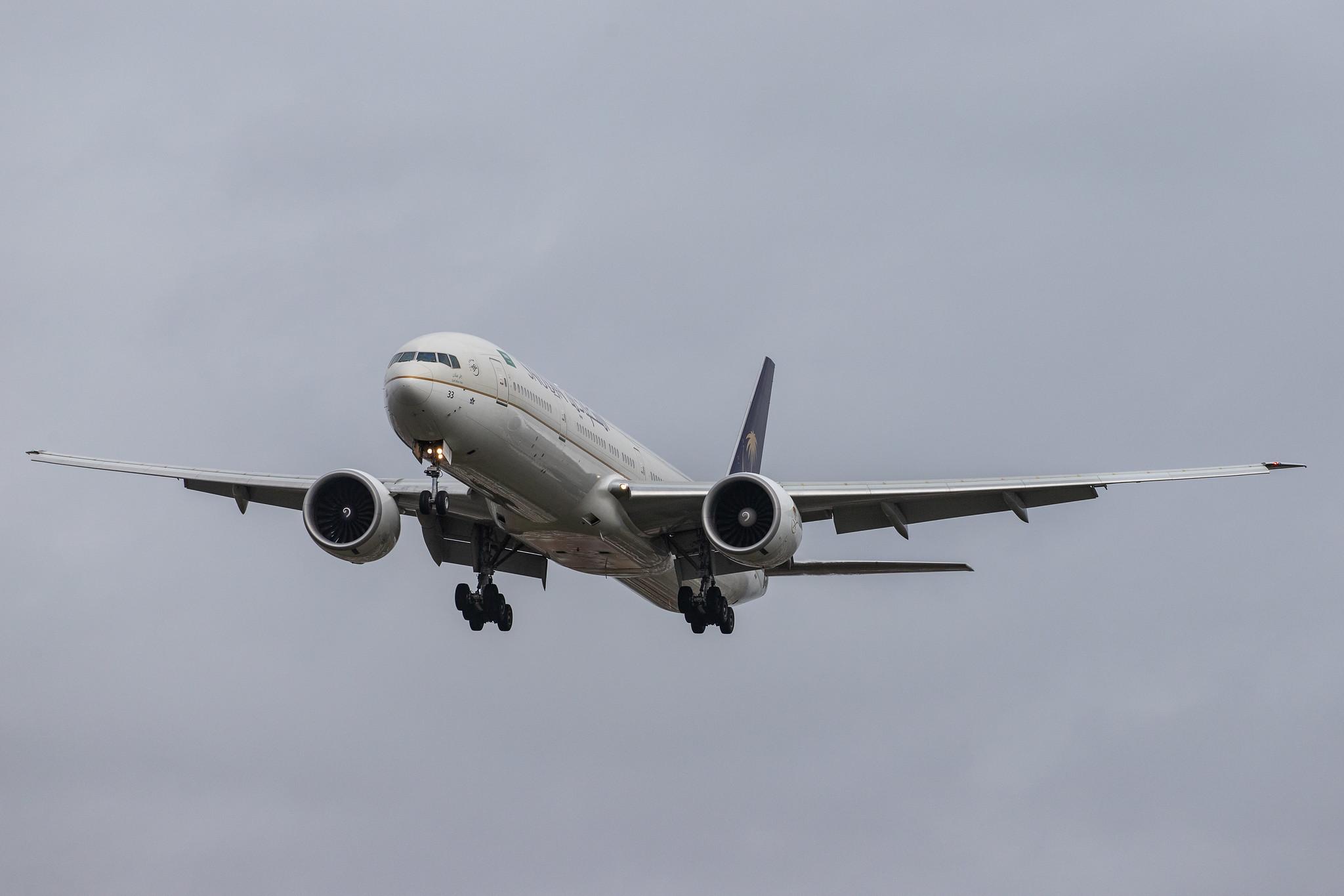 London Heathrow Airport: Saudia (SV / SVA) |  Boeing 777-3FG(ER) B77W | HZ-AK33 | MSN 61590