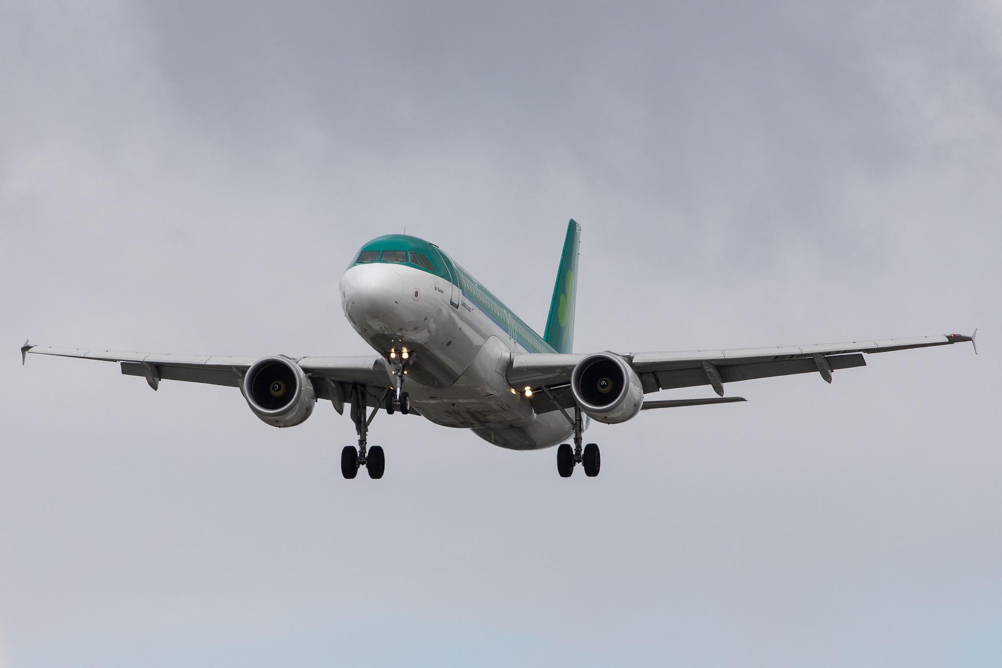 London Heathrow Airport: Aer Lingus (EI / EIN) |  Airbus A320-214 A320 | EI-DEK | MSN 2399