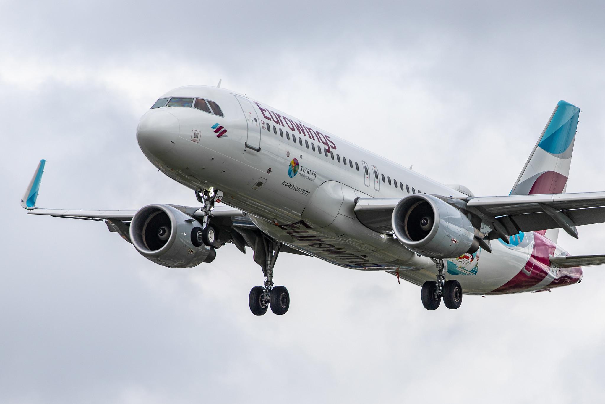 London Heathrow Airport: Eurowings (EW / EWG) |  Airbus A320-214 A320 | D-AEWK | MSN 7261