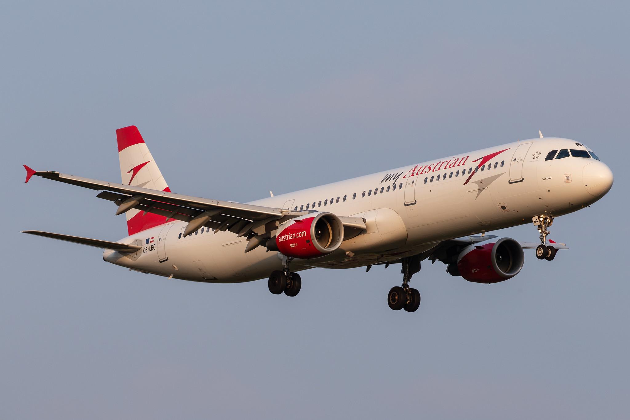Hamburg Airport: Austrian Airlines (OS / AUA) |  Airbus A321-111 A321 | OE-LBC | MSN 0581