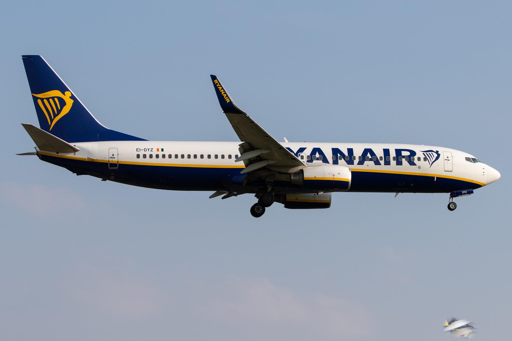 Hamburg Airport: Ryanair (FR / RYR) |  Boeing 737-8AS B738 | EI-DYZ | MSN 37518