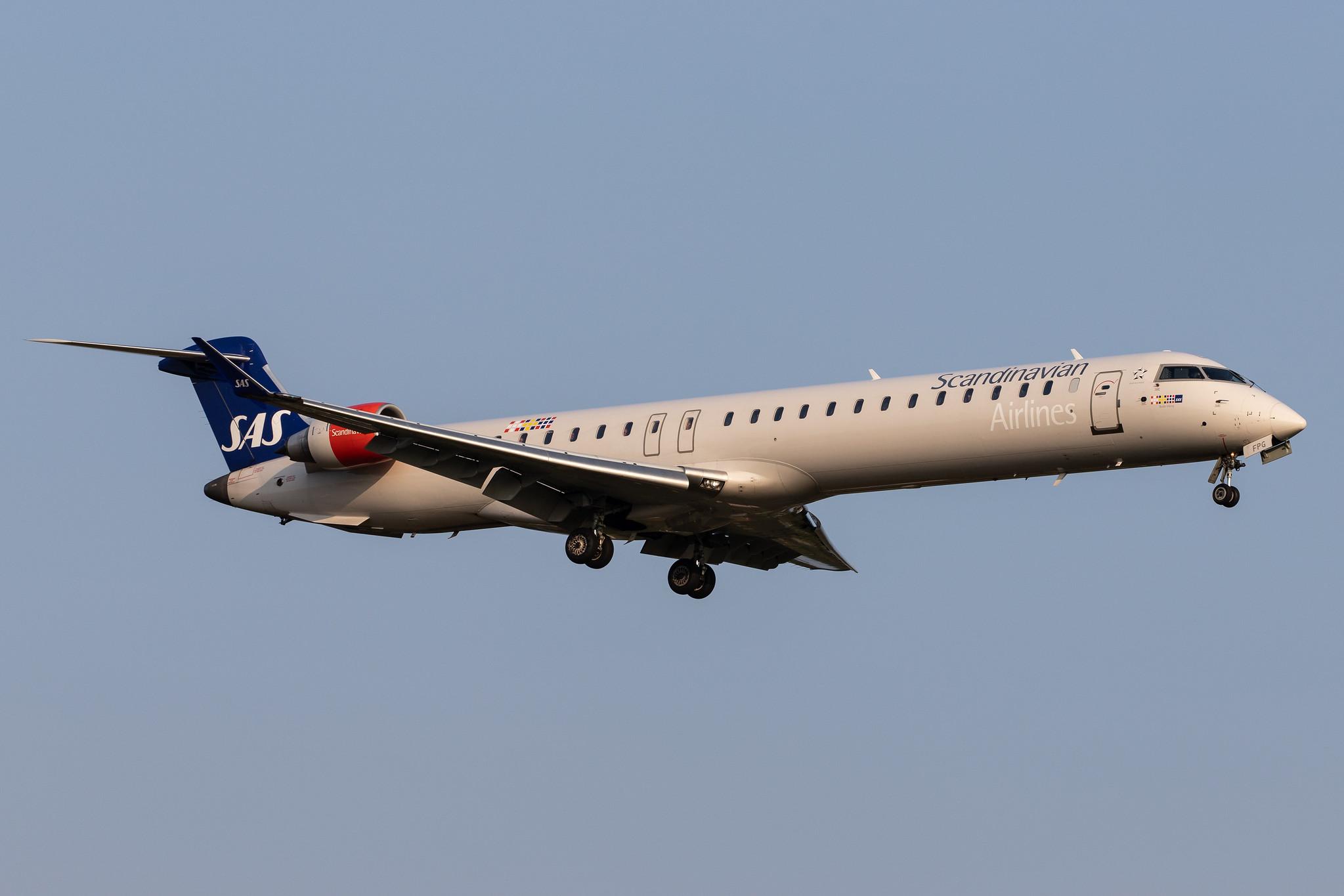 Hamburg Airport: SAS (SK / SAS) | Operator: Cityjet |  Bombardier CRJ-900LR CRJ9 | EI-FPG | MSN 15406