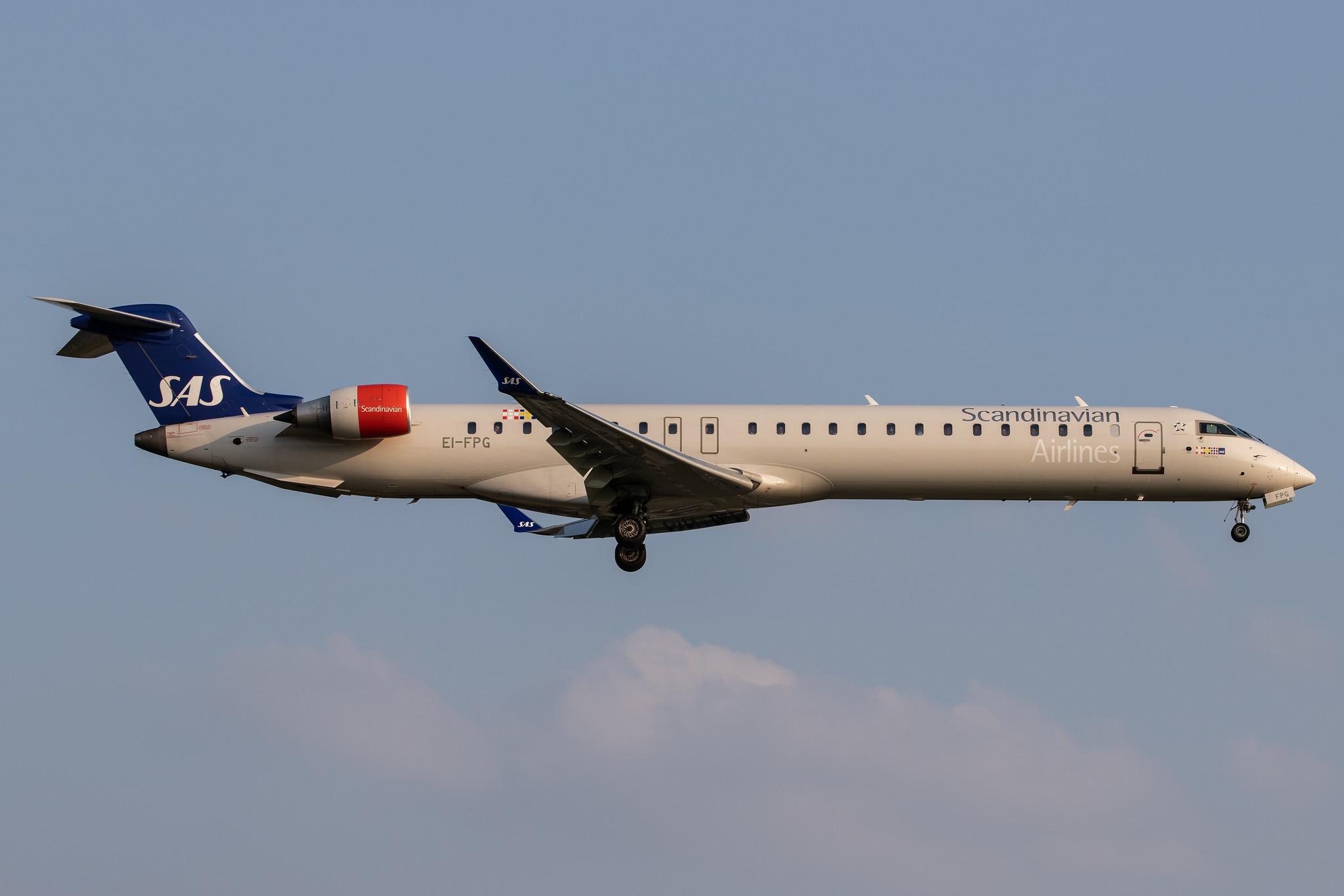 Hamburg Airport: SAS (SK / SAS) | Operator: Cityjet |  Bombardier CRJ-900LR CRJ9 | EI-FPG | MSN 15406