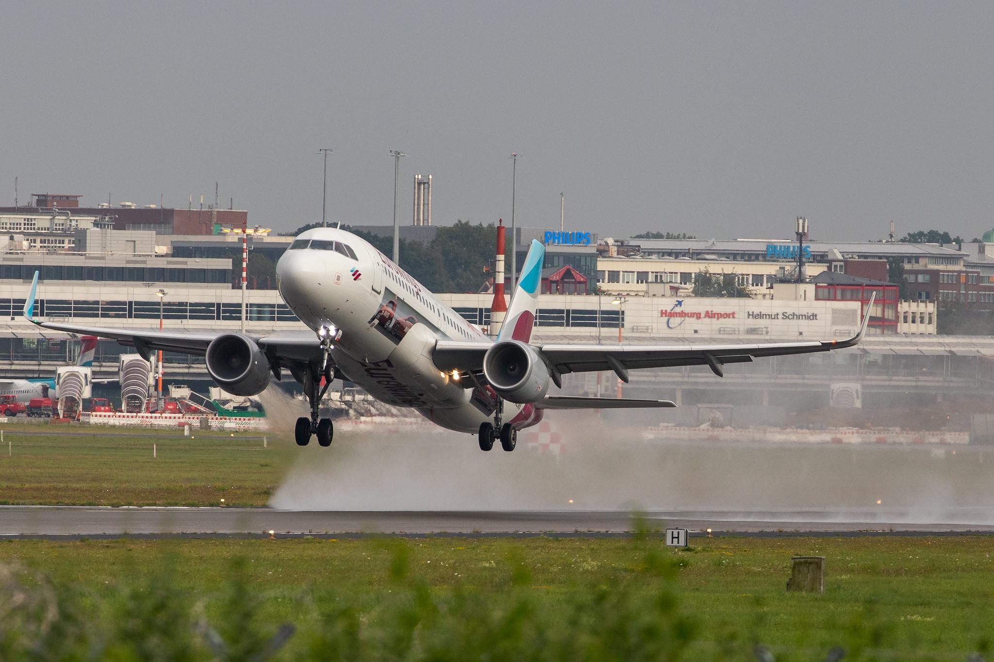 Hamburg Airport: Eurowings (EW / EWG) |  Livery: AVIS Livery |  Airbus A320-214 A320 | D-AEWS | MSN 7439