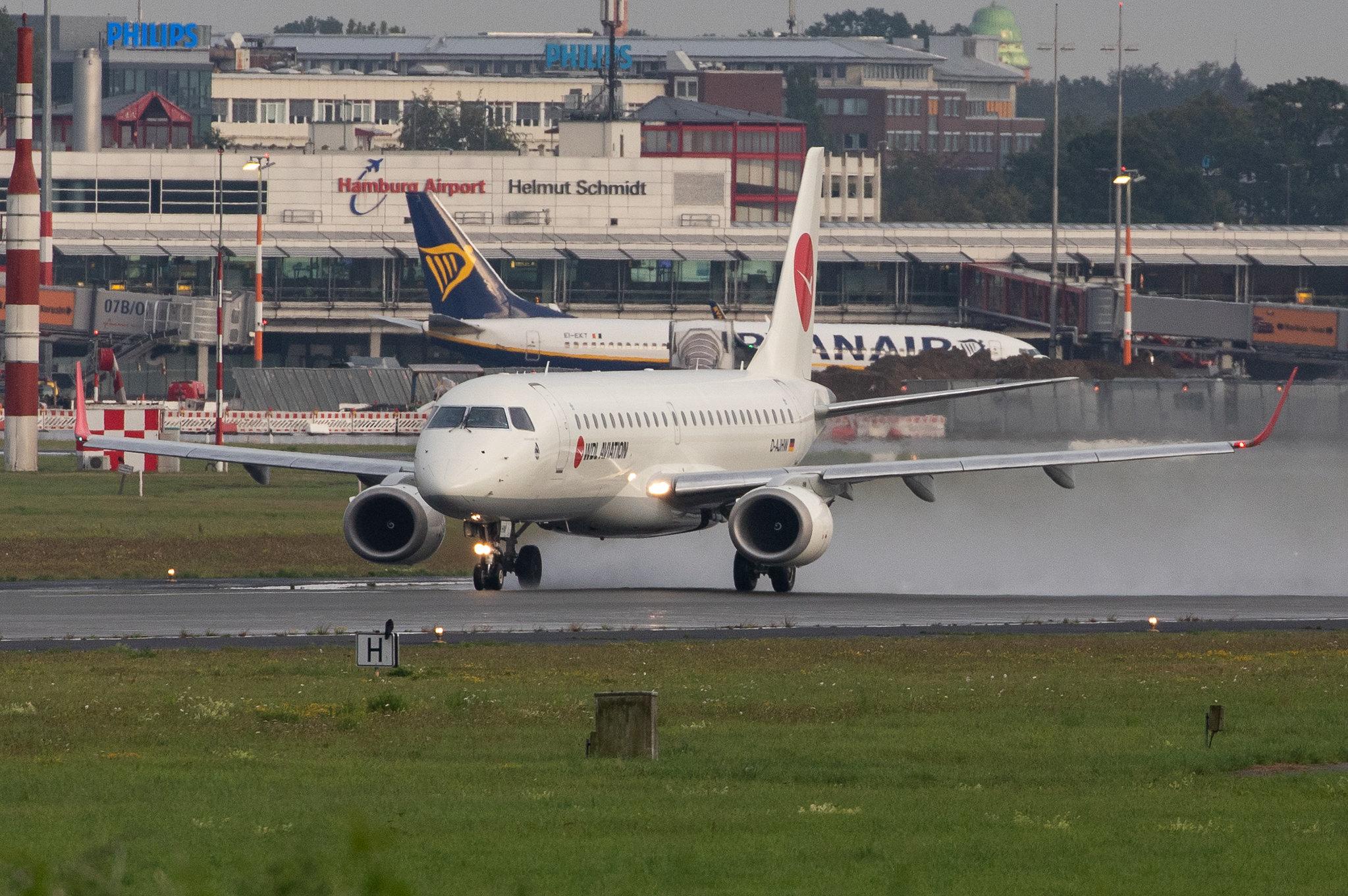 Hamburg Airport: WDL Aviation (WH / WDL) |   Embraer E190LR E190 | D-AJHW | MSN 19000061