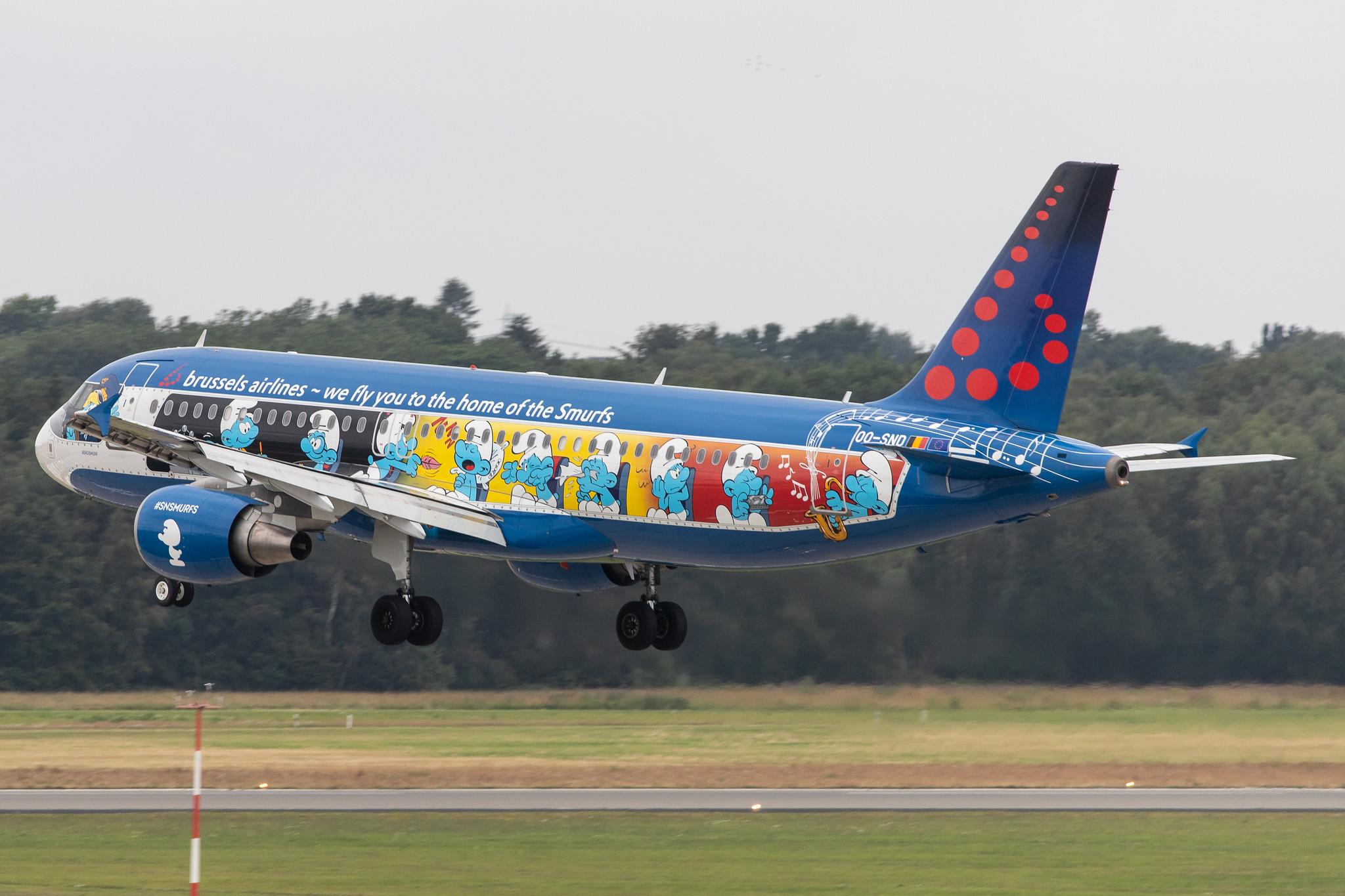 Hamburg Airport: Brussels Airlines (SN / BEL) |  Livery: The Smurfs Livery |  Airbus A320-214 A320 | OO-SND | MSN 1838