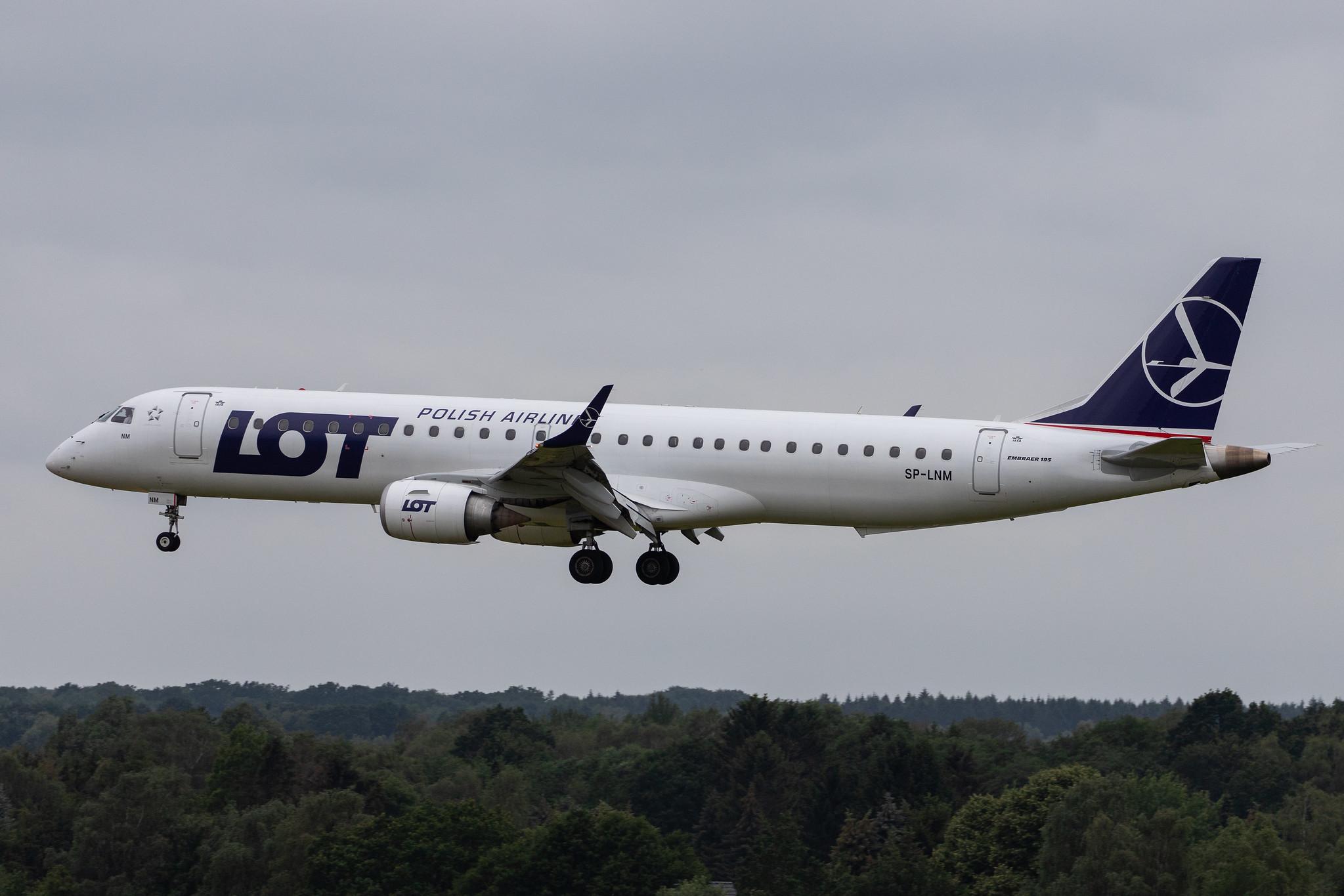 Hamburg Airport: LOT (LO / LOT) |  Embraer ERJ-195LR E195 | SP-LNM | MSN 19000669