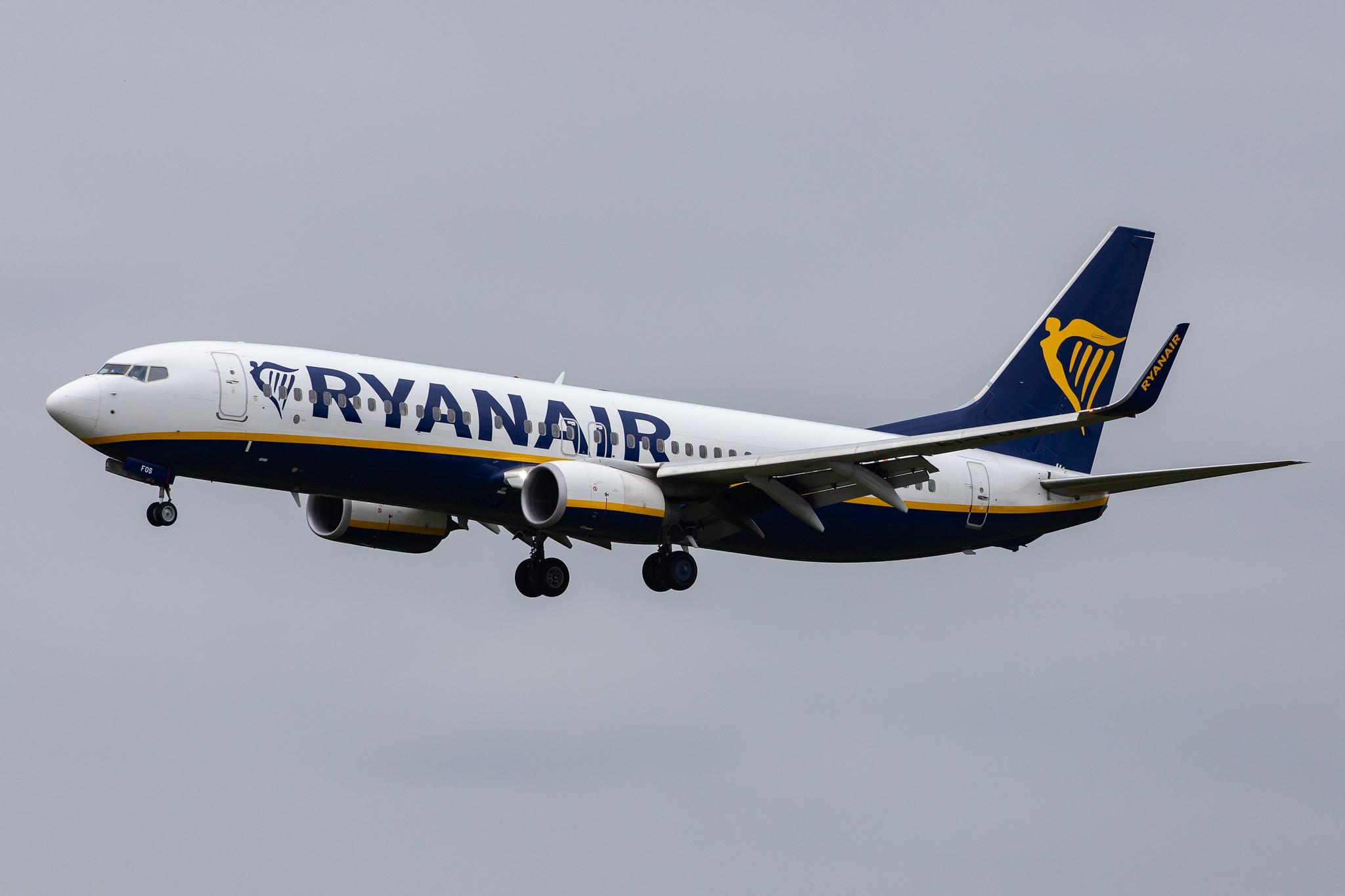 Hamburg Airport: Ryanair (FR / RYR) |  Boeing 737-8AS B738 | EI-FOS | MSN 44727