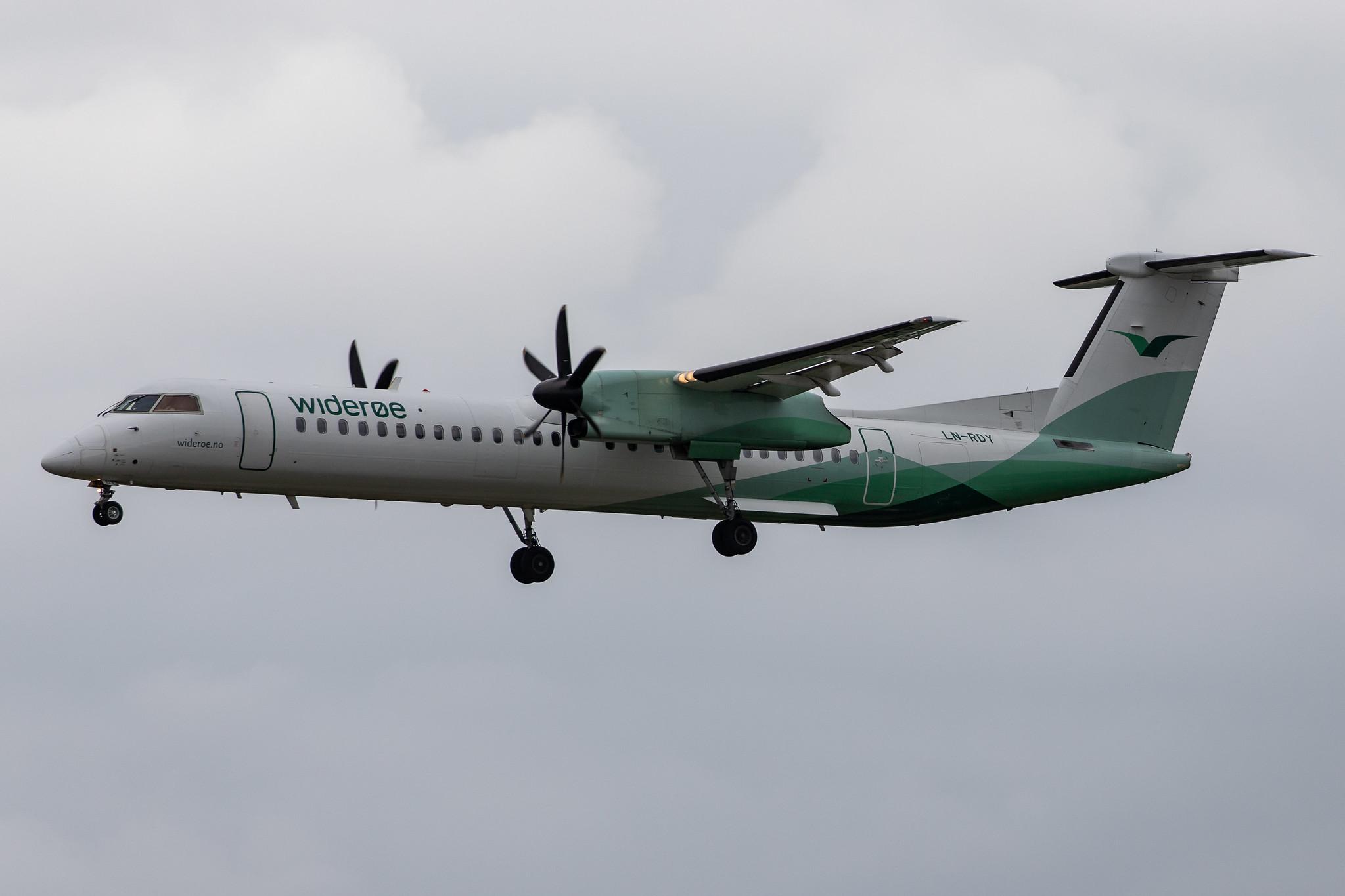 Hamburg Airport: Wideroe (WF / WIF) |  De Havilland Canada Dash 8 Q400 DH8D | LN-RDY | MSN 4062