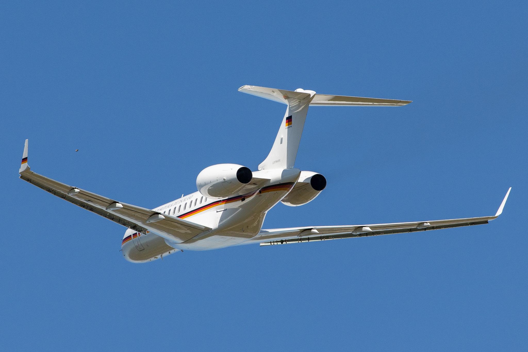Hamburg Airport: German Air Force ( / GAF) | Bombardier BD-700-1A10 Global 6000 GLEX | 14+06 | MSN 9863