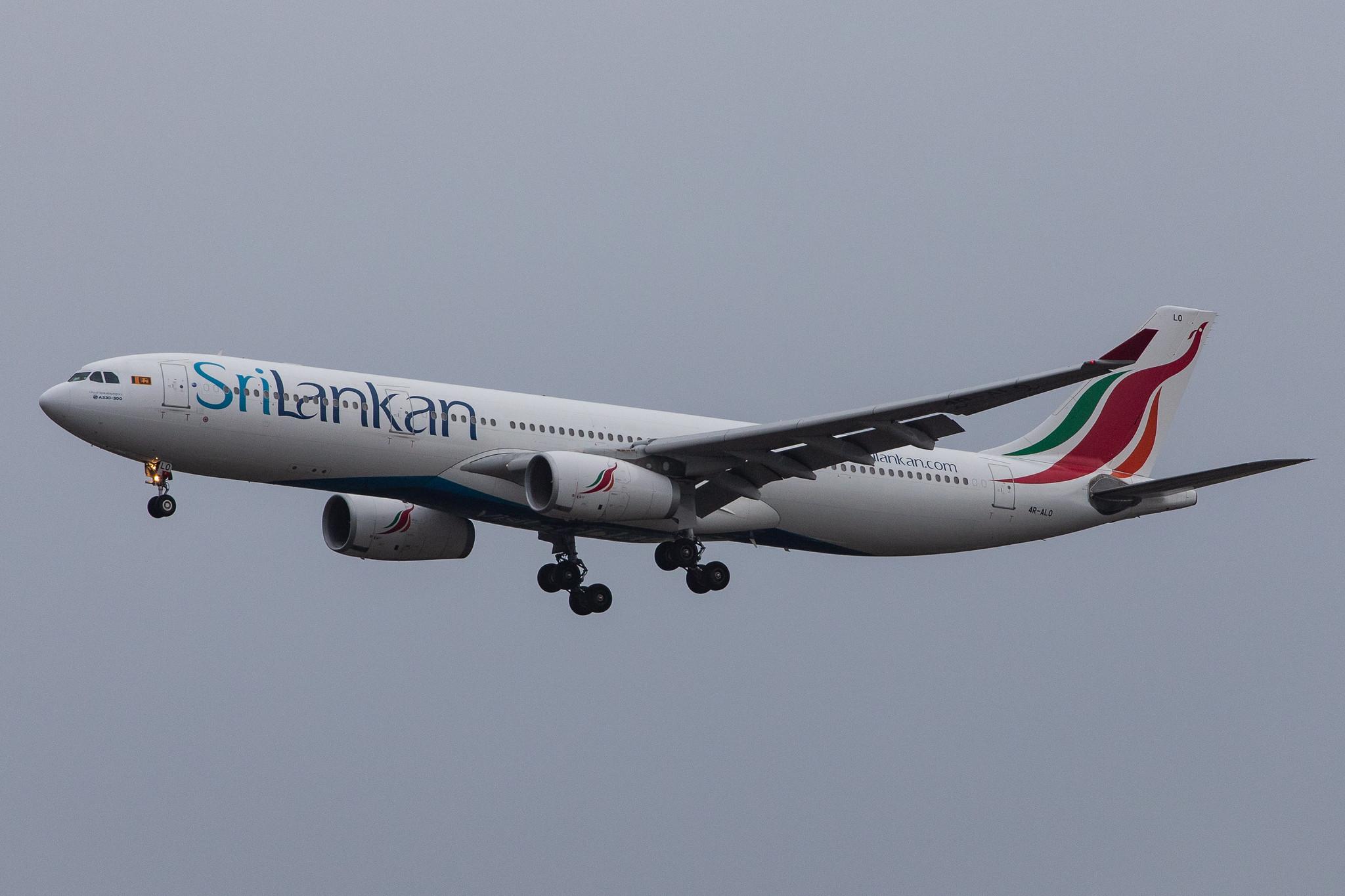 London Heathrow Airport: SriLankan Airlines (UL / ALK) |  Airbus A330-343 A333 | 4R-ALO | MSN 1650