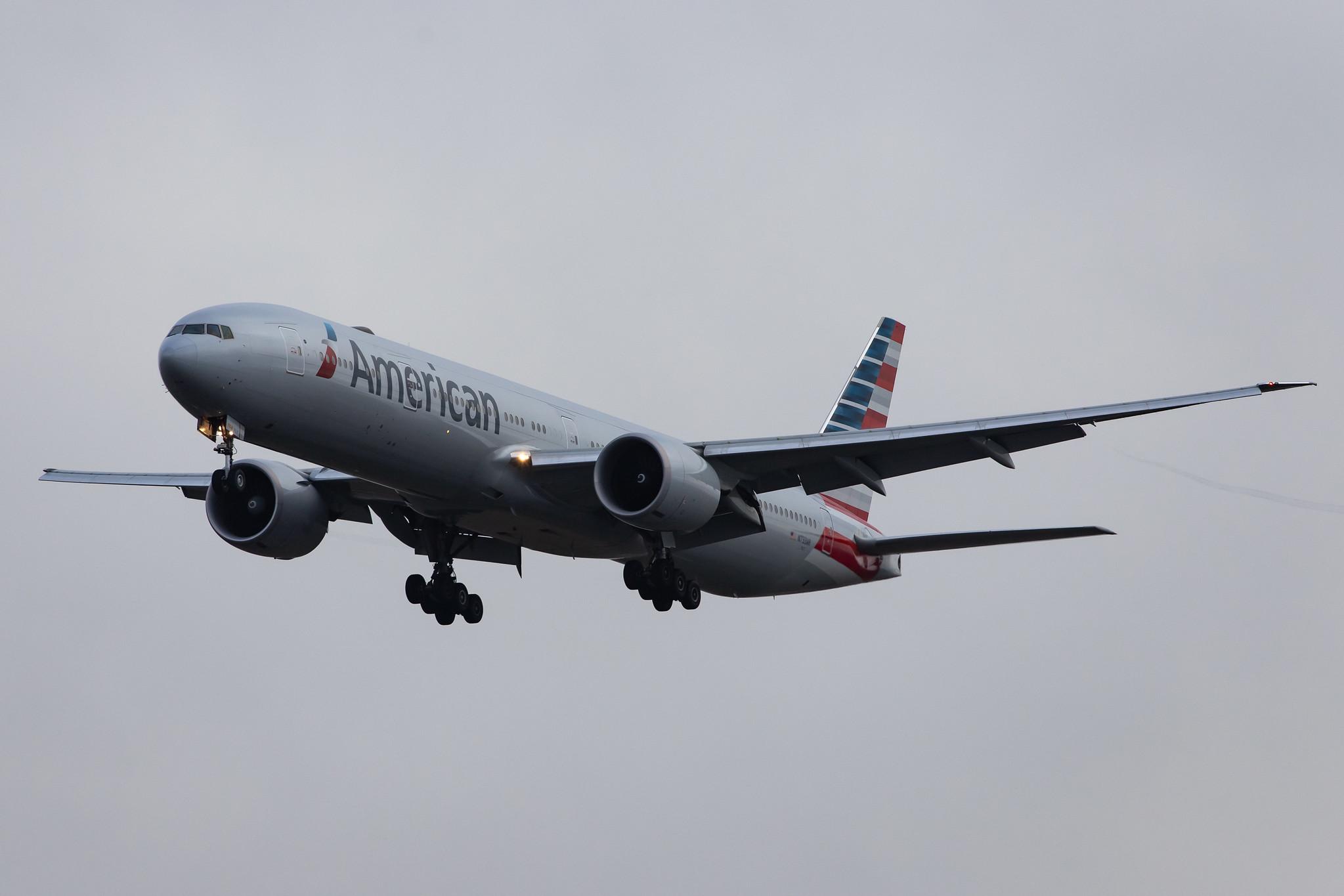 London Heathrow Airport: American Airlines (AA / AAL) |  Boeing 777-323(ER) B77W | N733AR | MSN 33524
