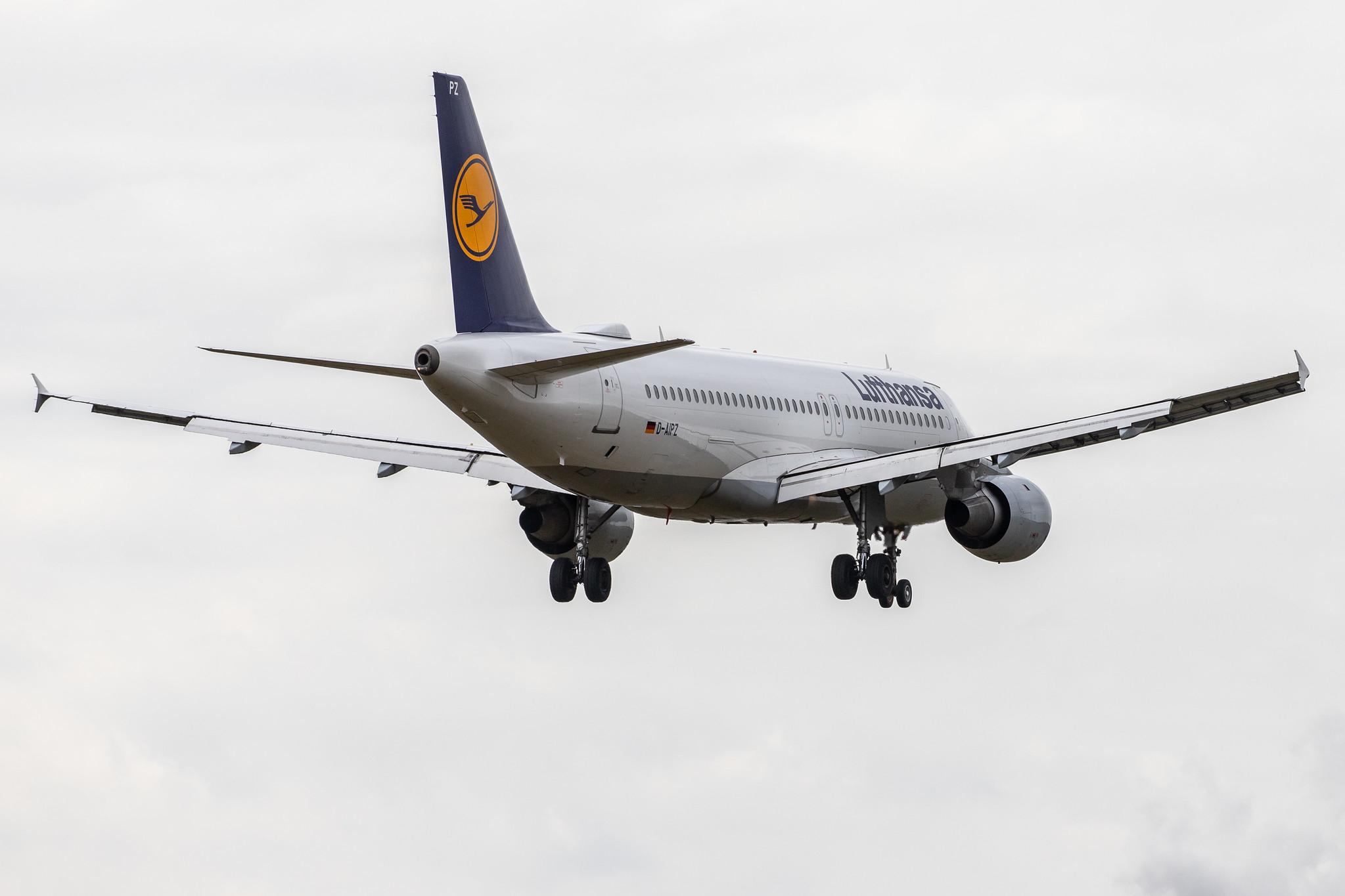 Flughafen Berlin Tegel (TXL): Lufthansa (LH / DLH) |  Airbus A320-211 A320 | D-AIPZ | MSN 0162