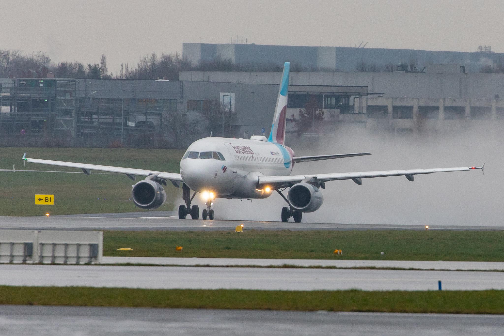 Hamburg Airport Apron: Eurowings (EW / EWG) | Operator: Eurowings Europe |  Airbus A319-132 A319 | OE-LYY | MSN 4256