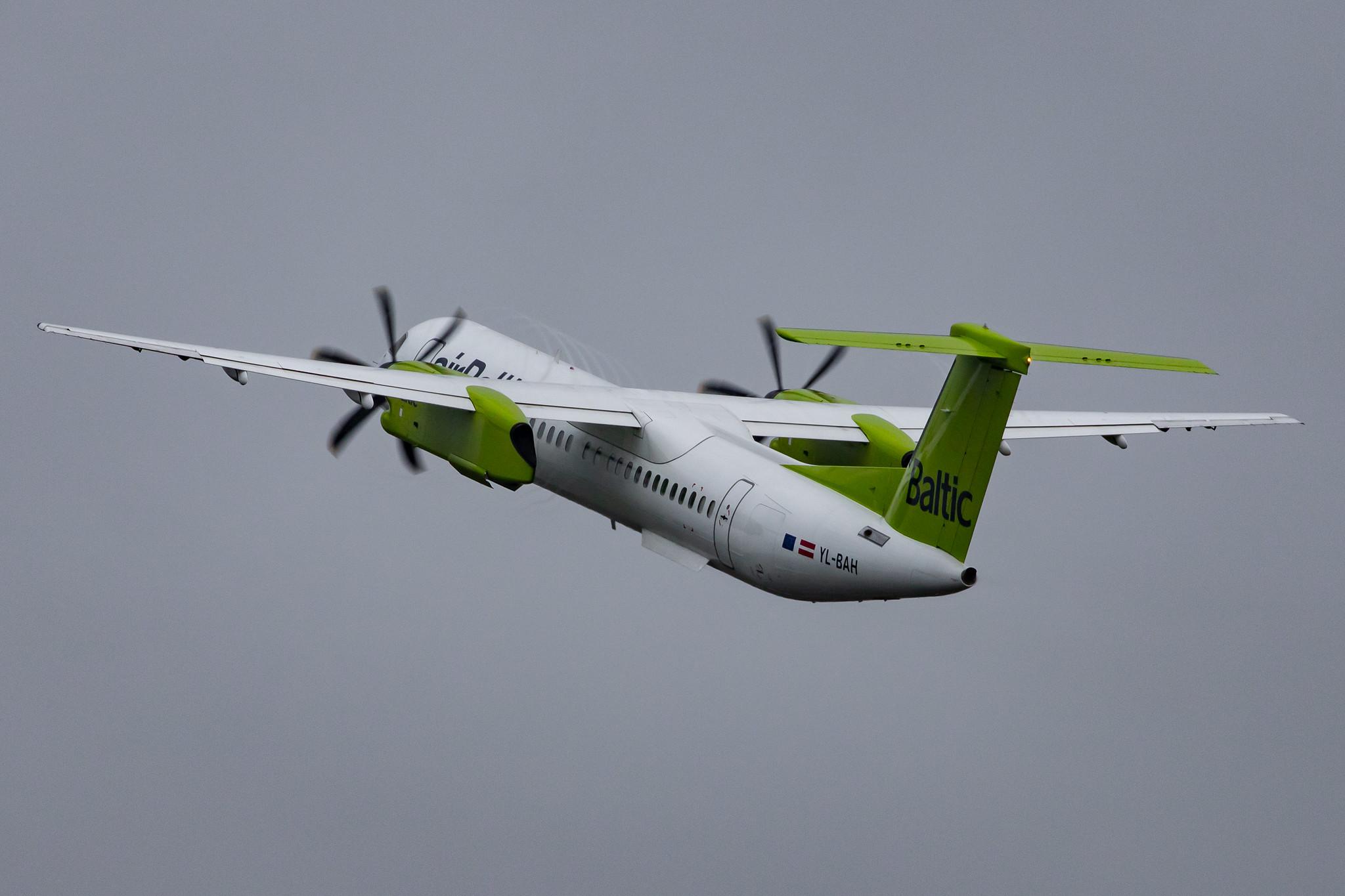 Hamburg Airport Apron: Air Baltic (BT / BTI) |  De Havilland Canada Dash 8-400 DH8D | YL-BAH | MSN 4296