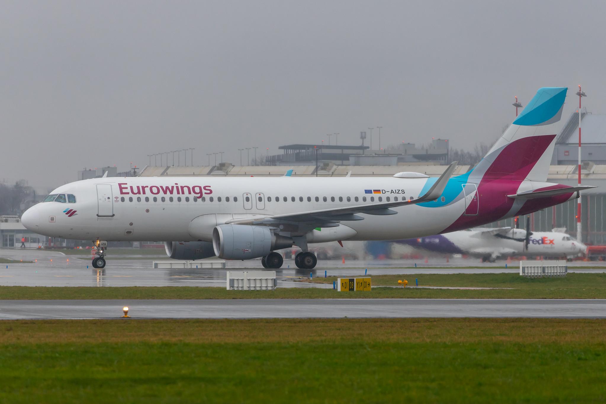 Hamburg Airport Apron: Eurowings (EW / EWG) |  Airbus A320-214 A320 | D-AIZS | MSN 5557