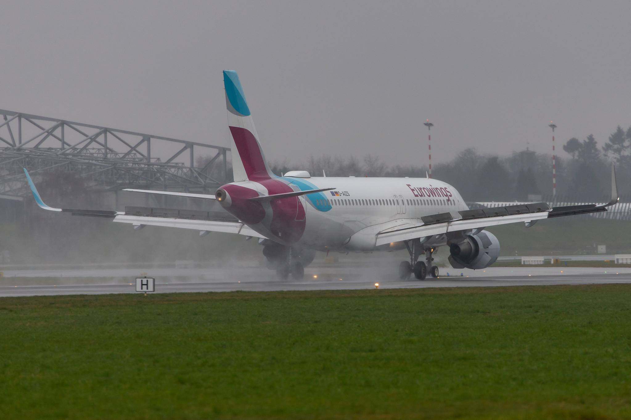 Hamburg Airport Apron: Eurowings (EW / EWG) |  Airbus A320-214 A320 | D-AIZS | MSN 5557