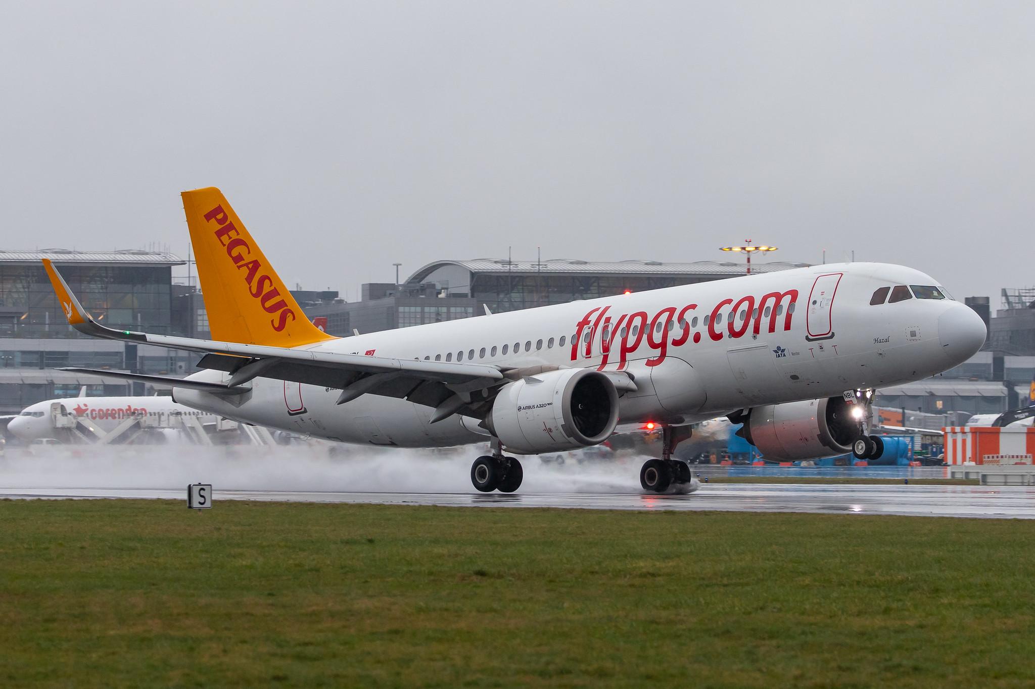 Hamburg Airport Apron: Pegasus Airlines (PC / PGT) |  Airbus A320-251N A20N | TC-NBL | MSN 7850