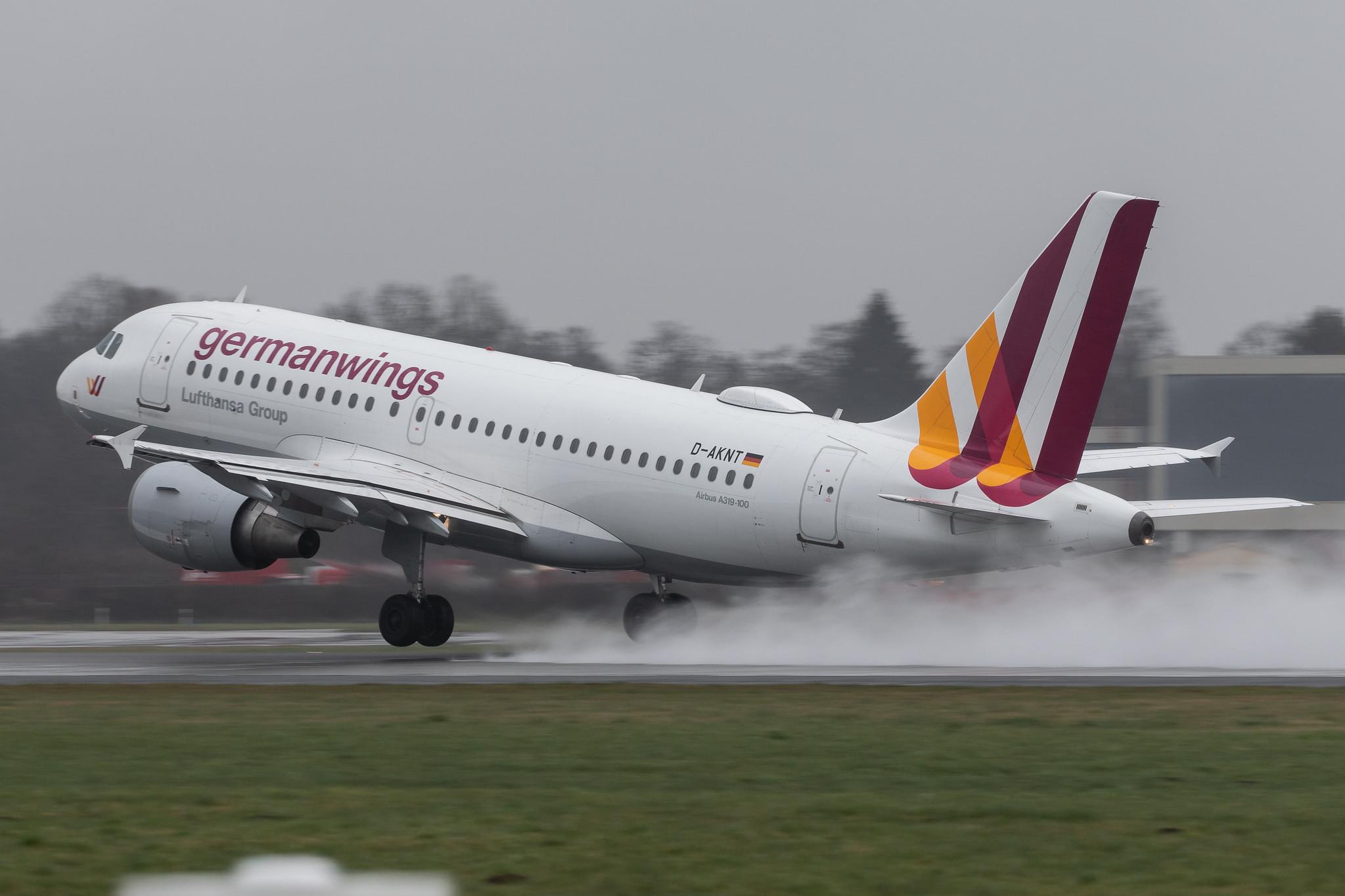 Hamburg Airport Apron: Eurowings (EW / EWG) |  Airbus A319-112 A319 | D-AKNT | MSN 2607
