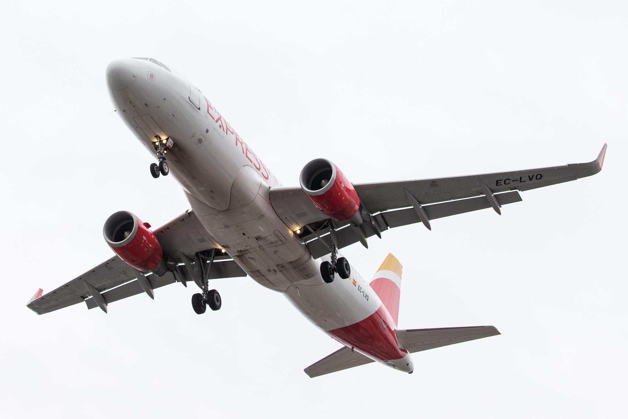 Flughafen Berlin Tegel (TXL): Iberia Express (I2 / IBS) |  Airbus A320-216 A320 | EC-LVQ | MSN 5590