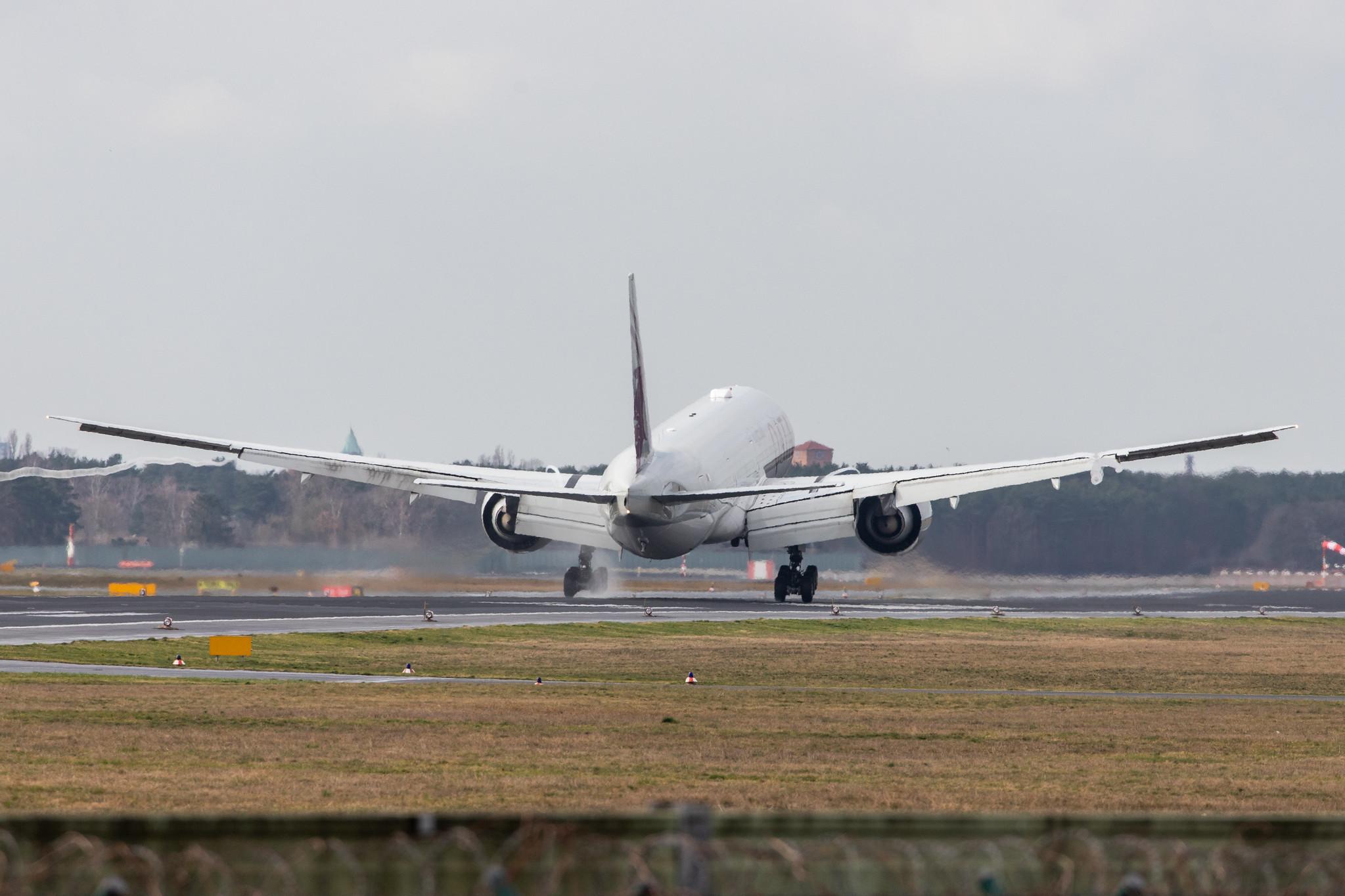 Flughafen Berlin Tegel (TXL): Qatar Airways (QR / QTR) |  Boeing 777-3DZ(ER) B77W | A7-BEA | MSN 41779