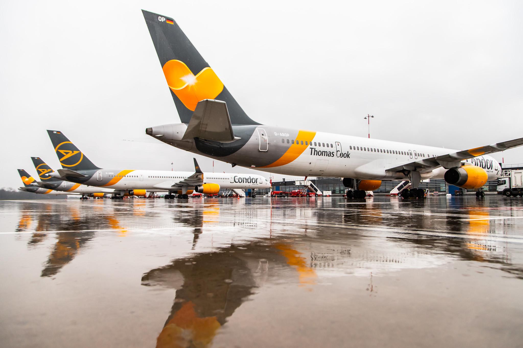 Hamburg Airport Apron: Condor (DE / CFG) |  Boeing 757-3CQ B753 | D-ABOP | MSN 32241