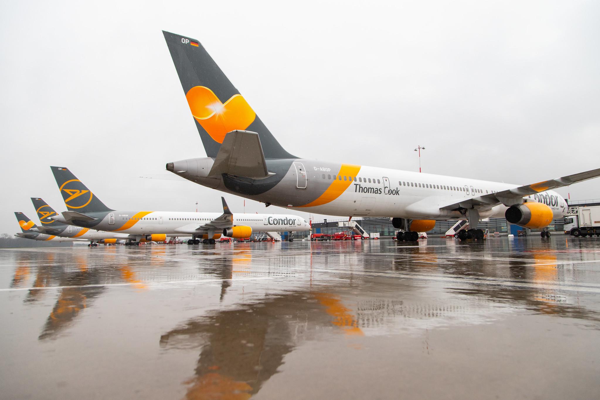 Hamburg Airport Apron: Condor (DE / CFG) |  Boeing 757-3CQ B753 | D-ABOP | MSN 32241
