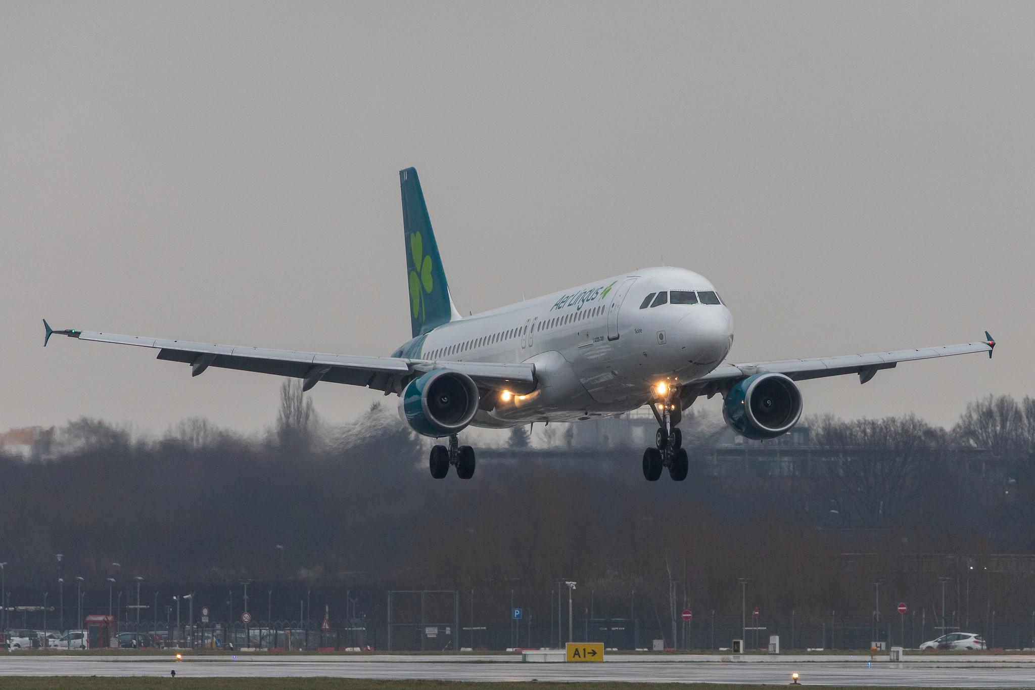 Hamburg Airport Apron: Aer Lingus (EI / EIN) |  Airbus A320-214 A320 | EI-CVA | MSN 1242