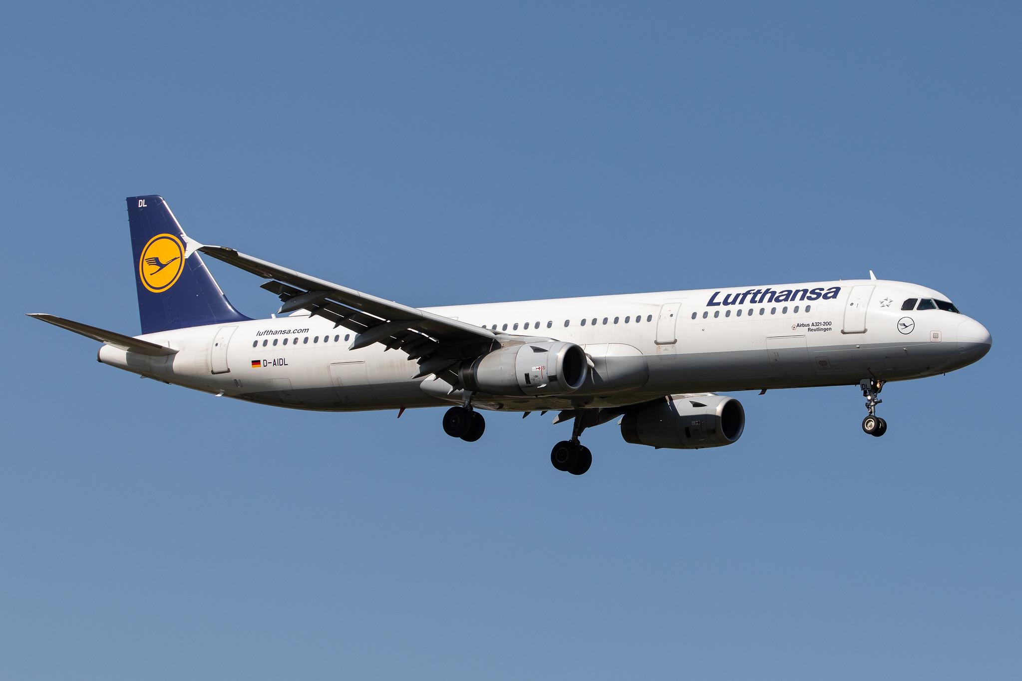Frankfurt Airport: Lufthansa (LH / DLH) |  Airbus A321-231 A321 | D-AIDL | MSN 4881