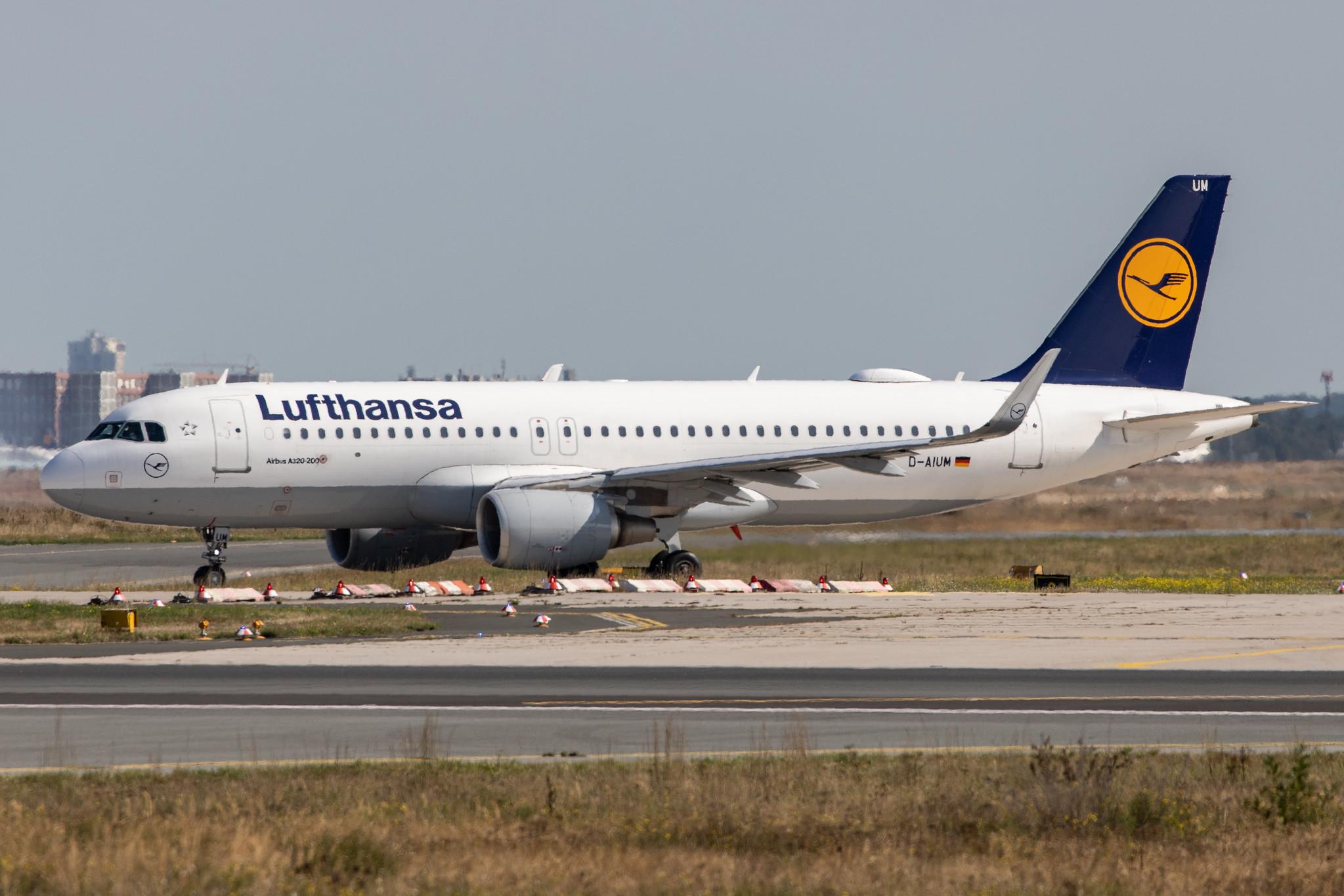 Frankfurt Airport: Lufthansa (LH / DLH) |  Airbus A320-214 A320 | D-AIUM | MSN 6577