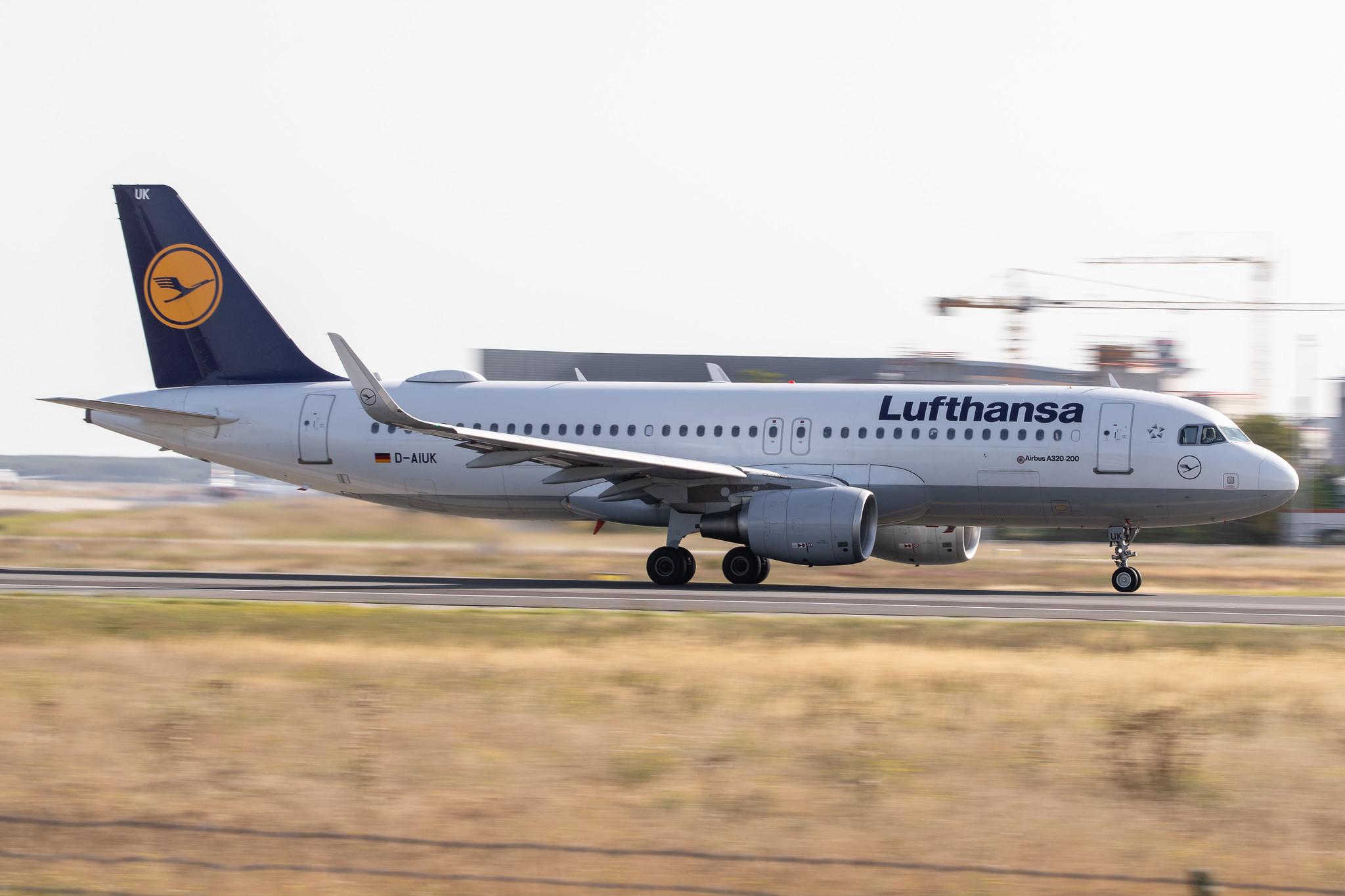 Frankfurt Airport: Lufthansa (LH / DLH) |  Airbus A320-214 A320 | D-AIUK | MSN 6423