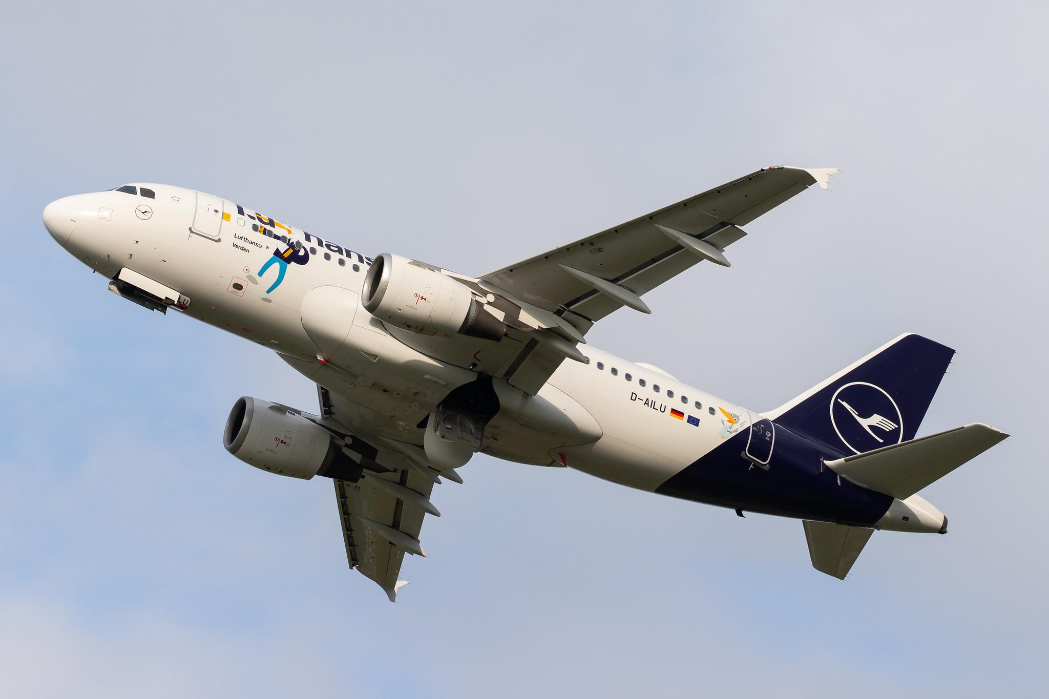 Hamburg Airport: Lufthansa (LH / DLH) |  Livery: Lu Sticker |  Airbus A319-114 A319 | D-AILU | MSN 0744