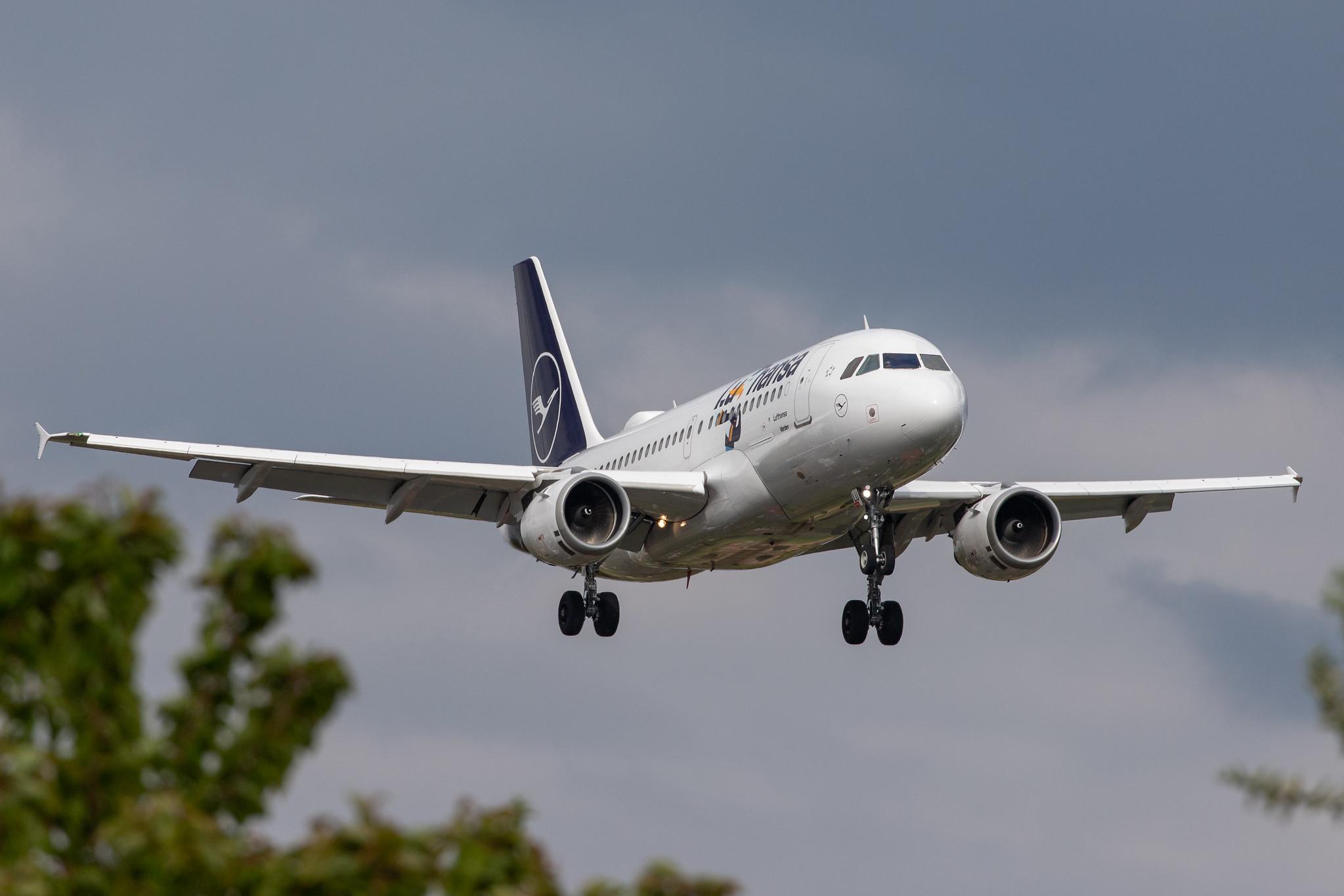 Hamburg Airport: Lufthansa (LH / DLH) |  Livery: Lu Sticker |  Airbus A319-114 A319 | D-AILU | MSN 0744