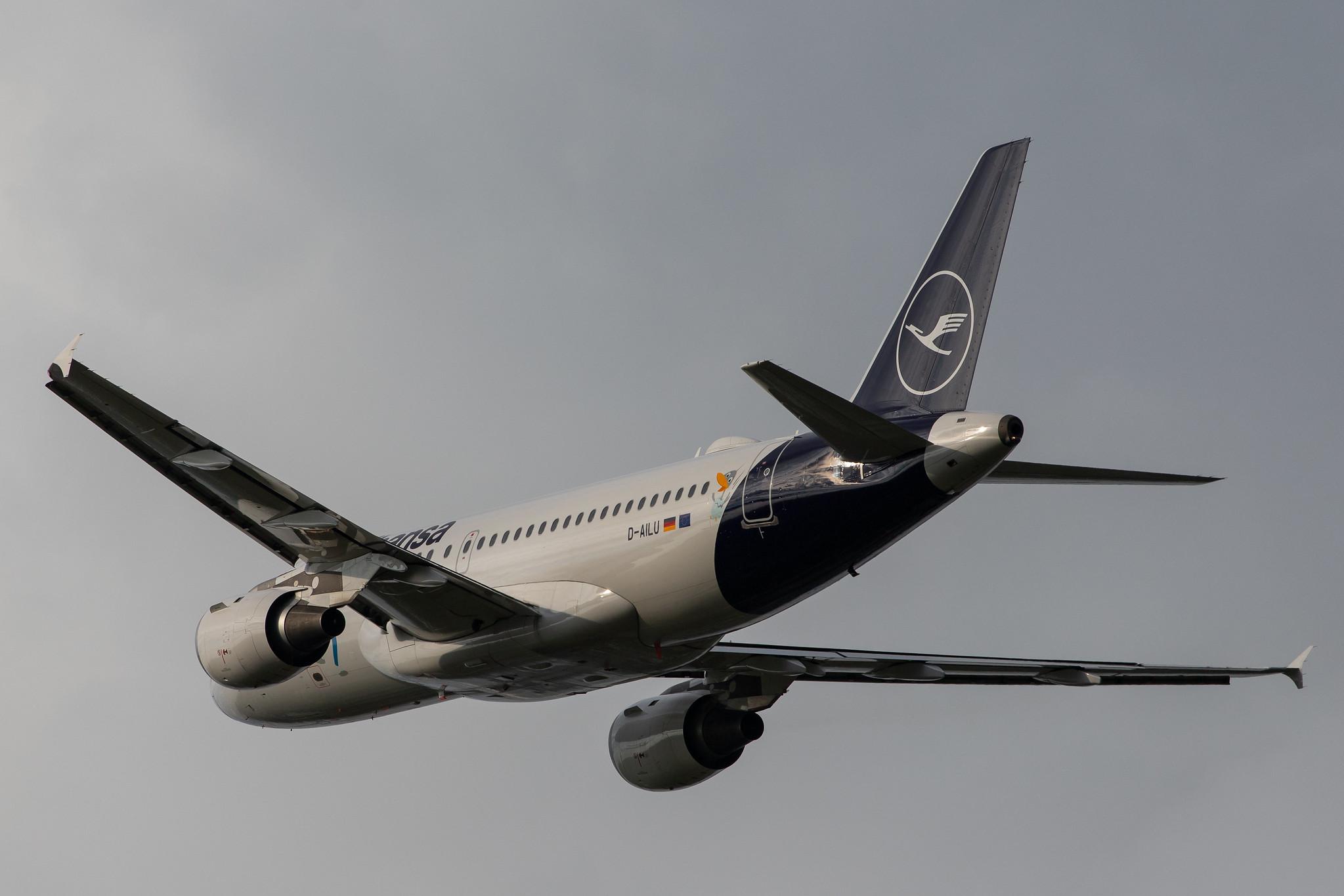 Hamburg Airport: Lufthansa (LH / DLH) |  Livery: Lu Sticker |  Airbus A319-114 A319 | D-AILU | MSN 0744
