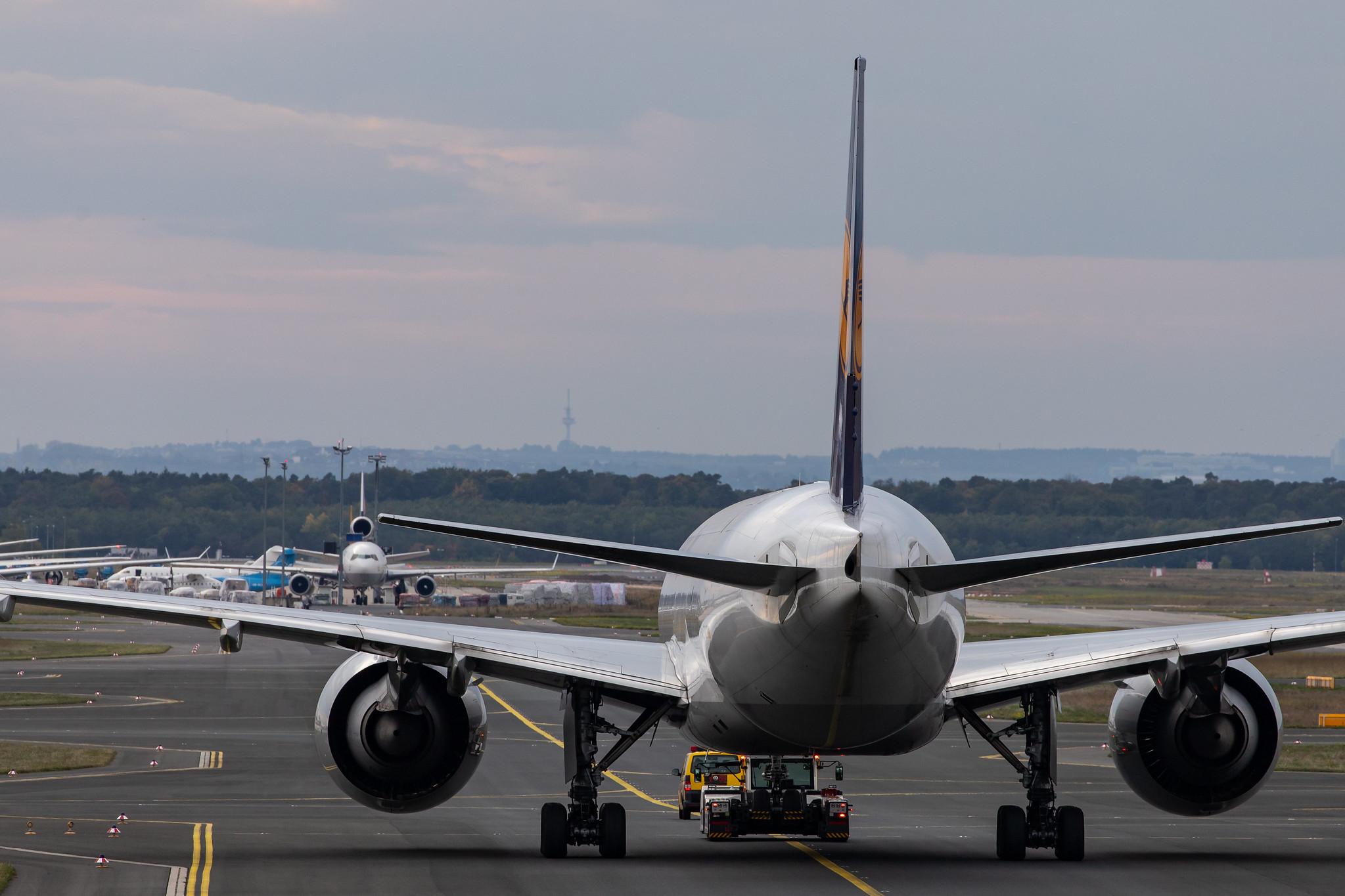 Frankfurt Airport: Lufthansa Cargo (/ GEC) |  Boeing 777-FBT B77L | D-ALFE | MSN 41678