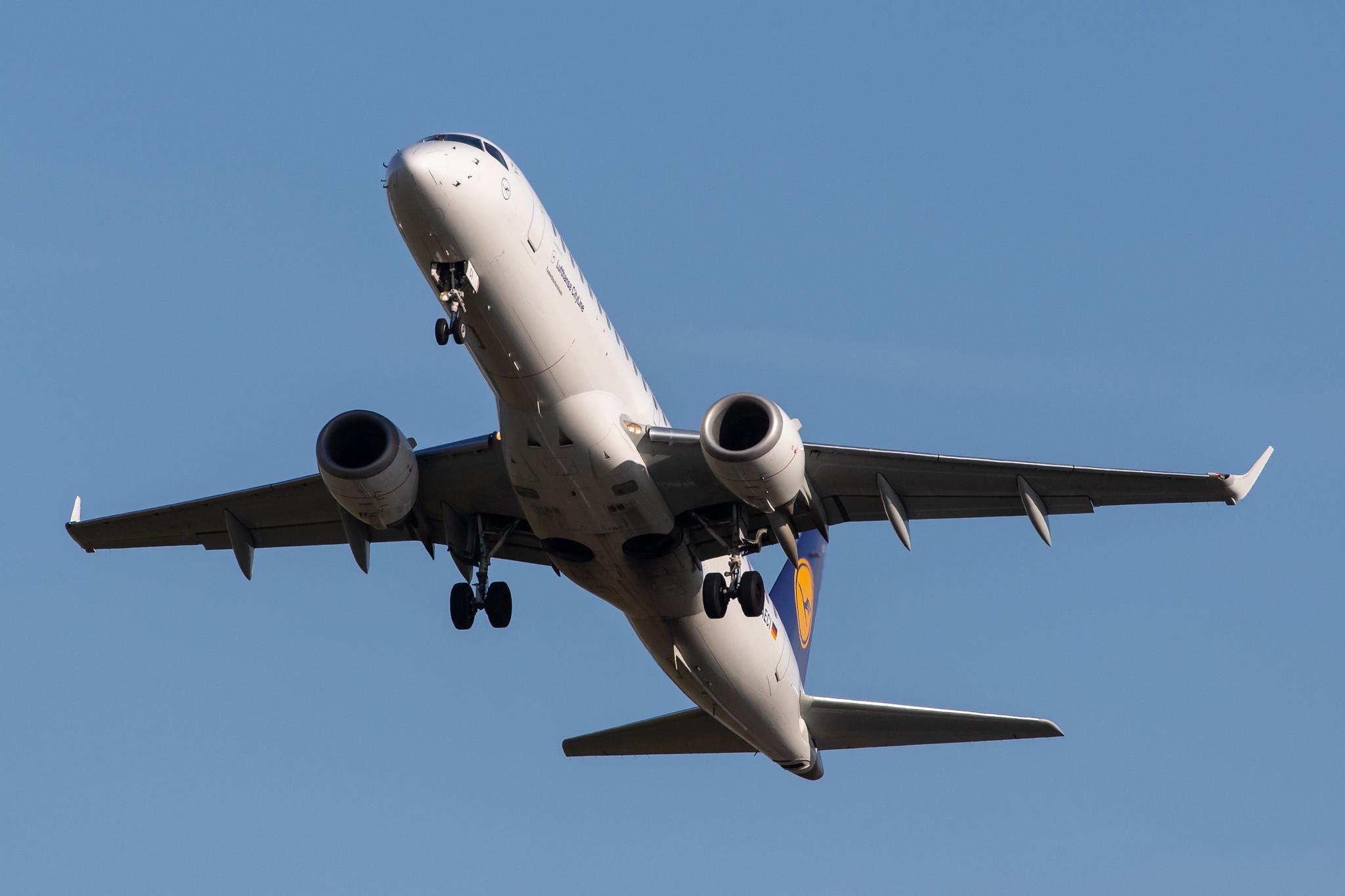 Hamburg Airport: Lufthansa (LH / DLH) | Operator: Lufthansa CityLine |  Embraer E190LR E190 | D-AECI | MSN 19000381