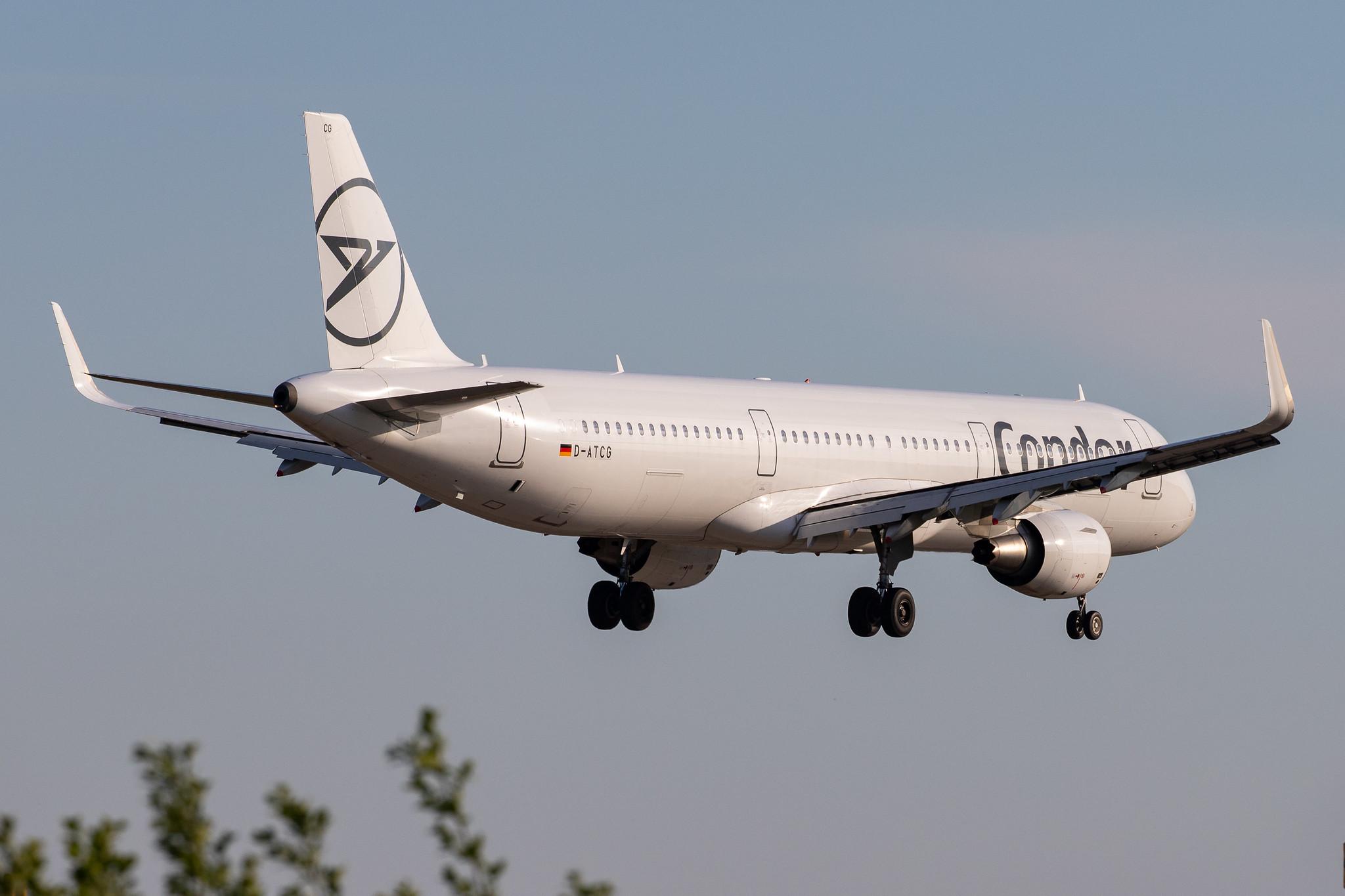 Hamburg Airport: Condor (DE / CFG) |  Airbus A321-211 A321 | D-ATCG | MSN 6005