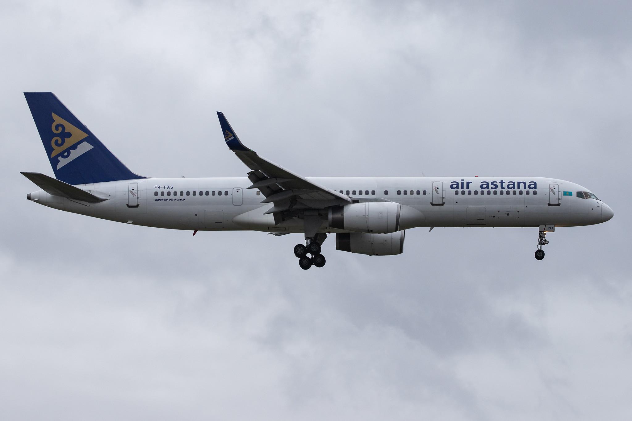London Heathrow Airport: Air Astana (KC / KZR) |  Boeing 757-2G5 B752 | P4-FAS | MSN 29489