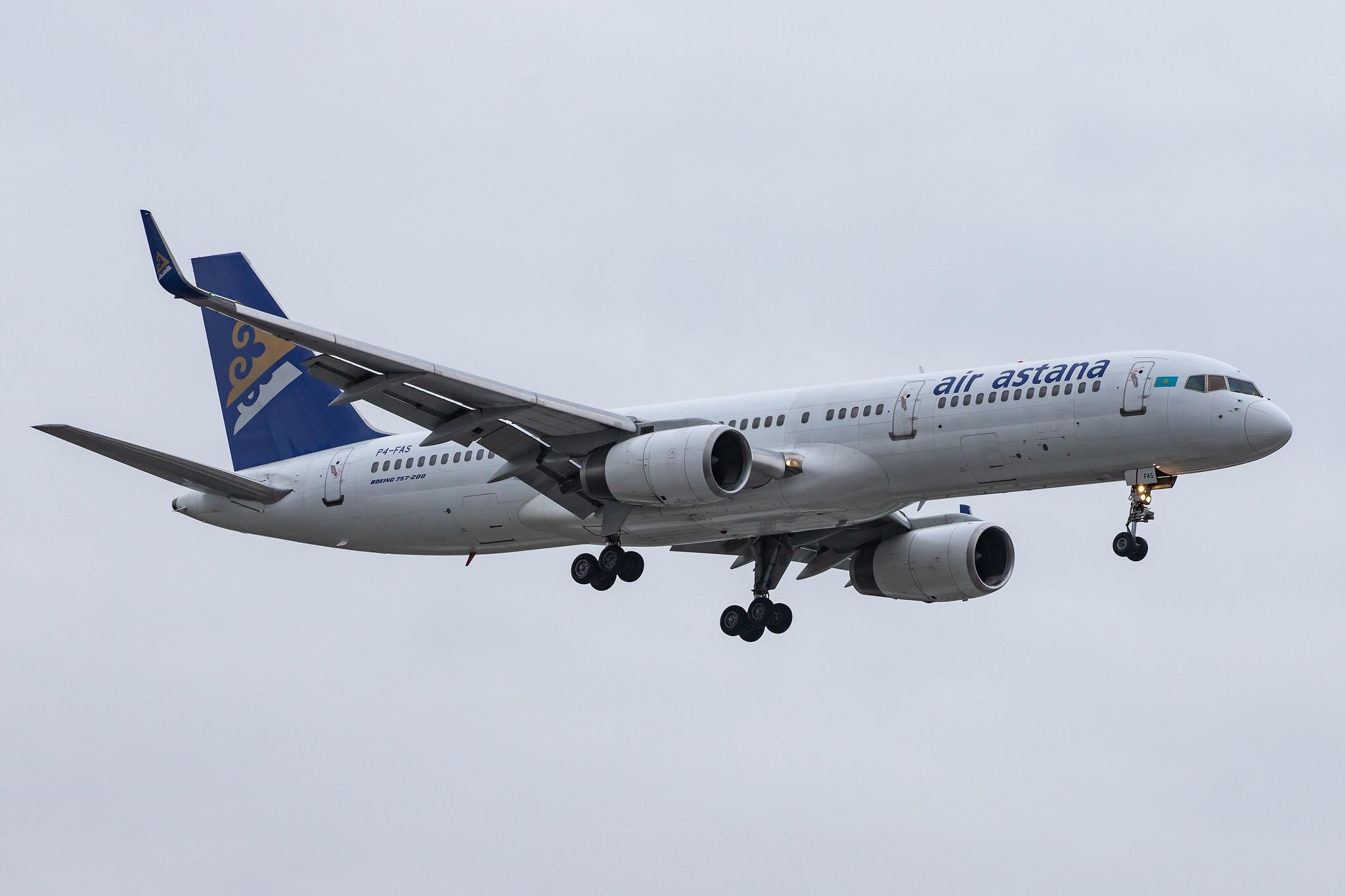 London Heathrow Airport: Air Astana (KC / KZR) |  Boeing 757-2G5 B752 | P4-FAS | MSN 29489