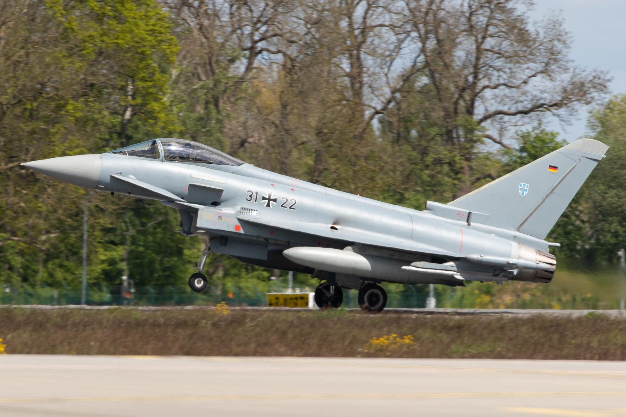 Flughafen Rostock-Laage: German Air Force | Eurofighter Typhoon EF2000 EUFI  | 31+22 | MSN AS015