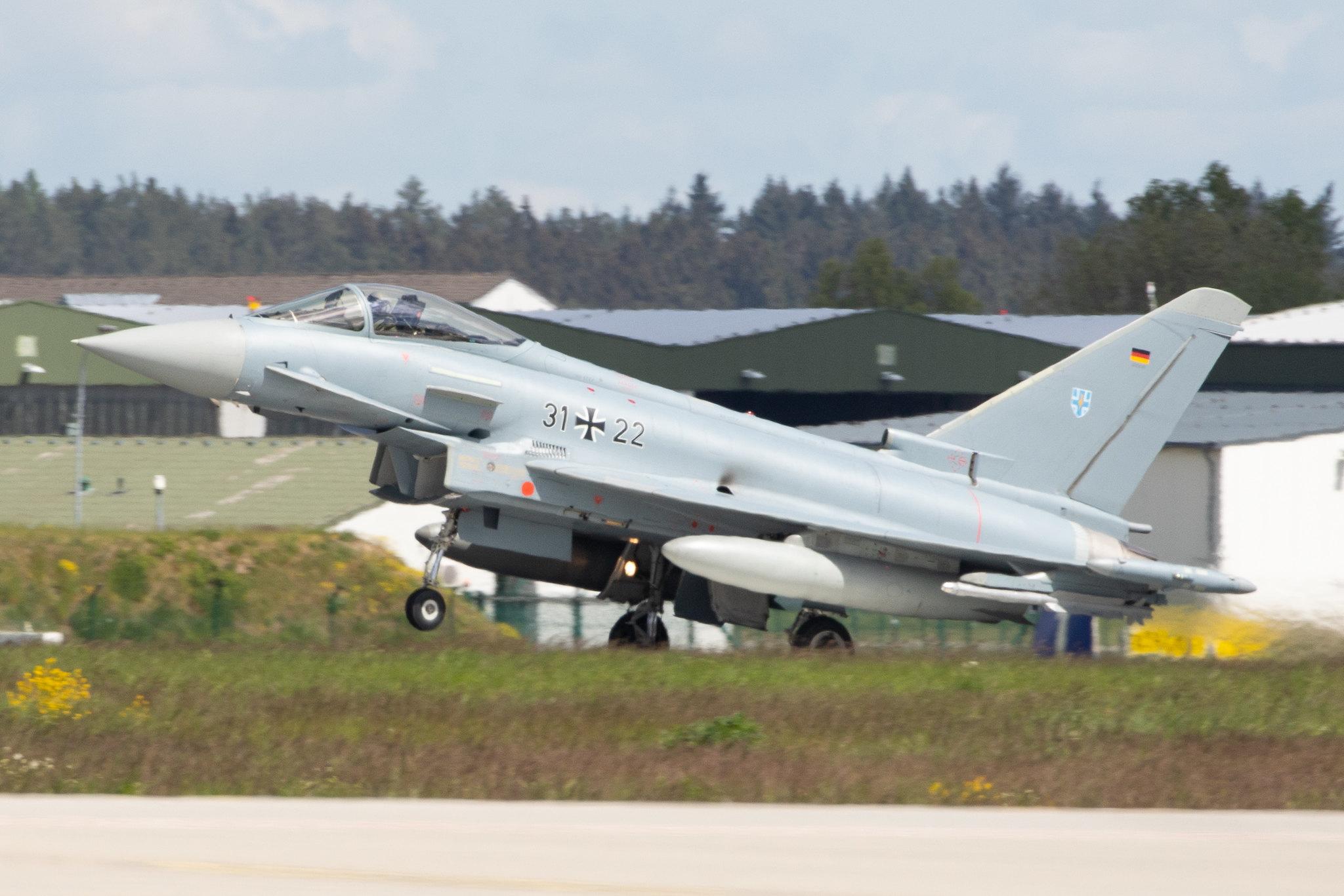 Flughafen Rostock-Laage: German Air Force | Eurofighter Typhoon EF2000 EUFI  | 31+22 | MSN AS015