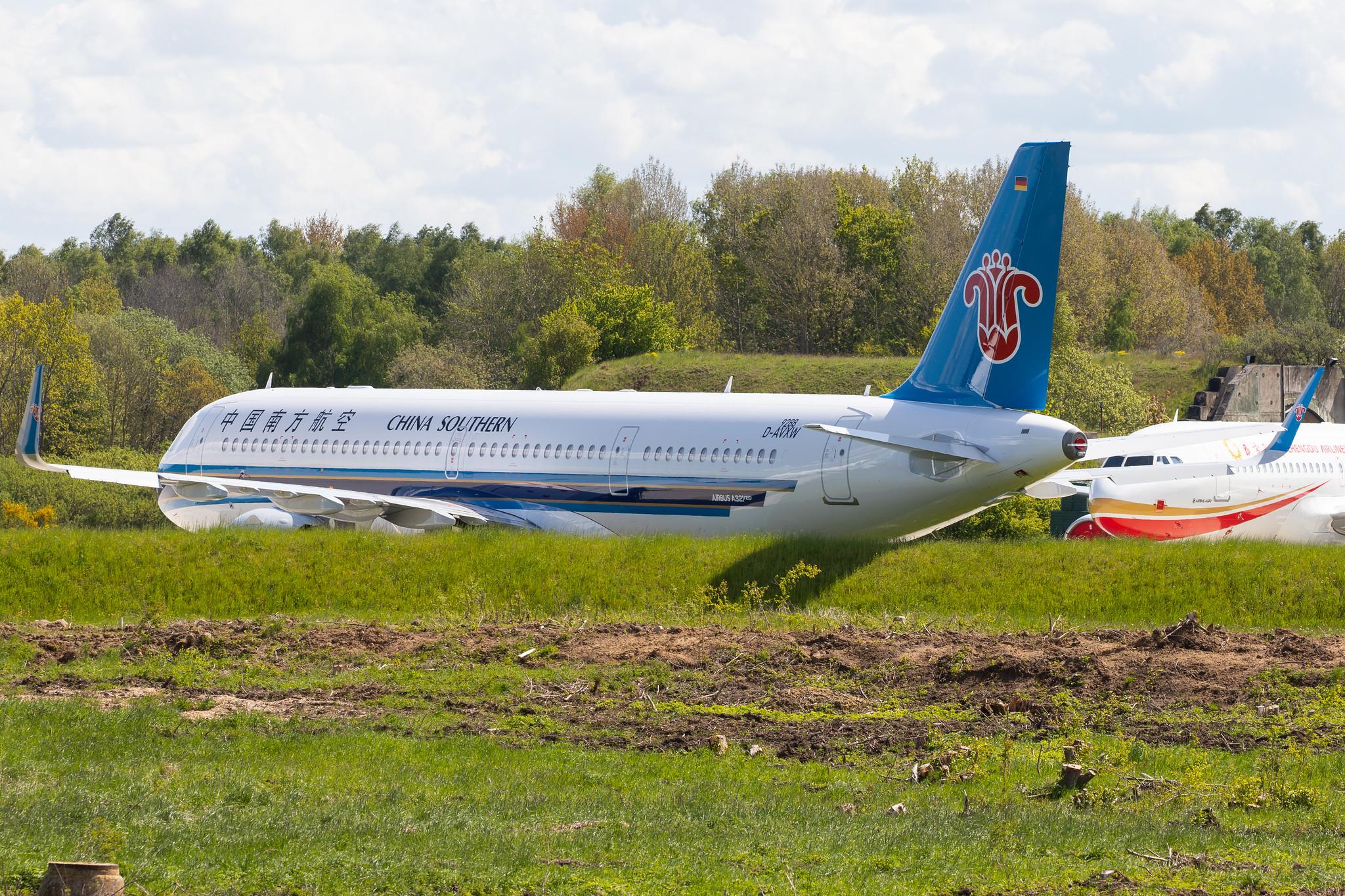Flughafen Rostock-Laage: China Southern Airlines (CZ / CSN) | Airbus A321-253NX A21N | D-AVXW | MSN 9288