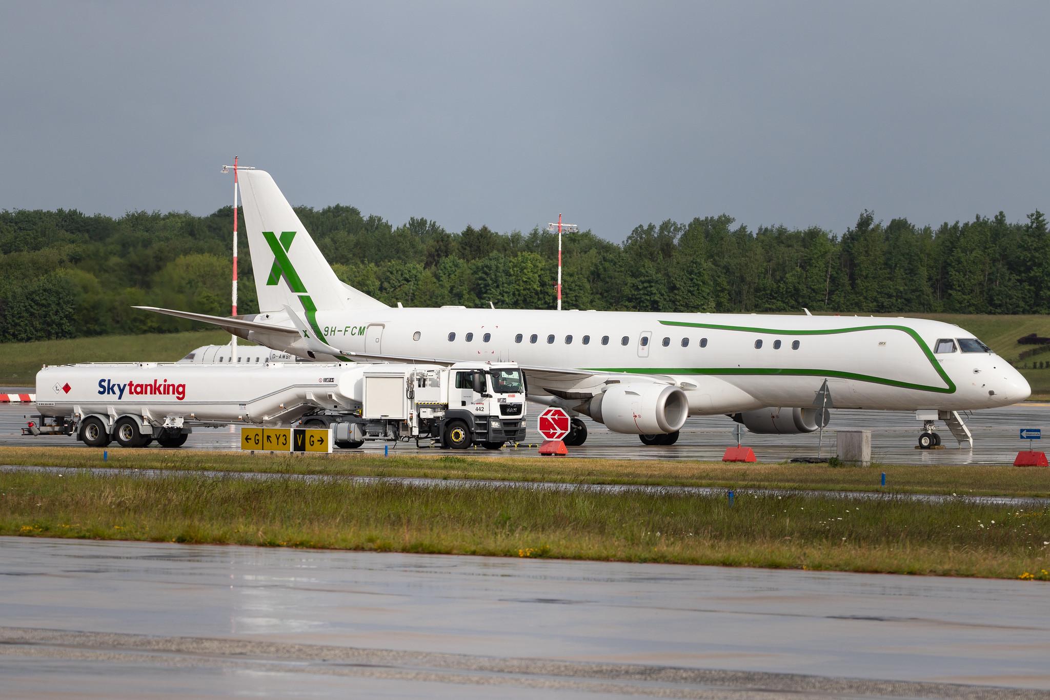 Hamburg Airport: Air X Charter (/ AXY) |  Embraer Lineage 1000 E190 | 9H-FCM | MSN 19000641
