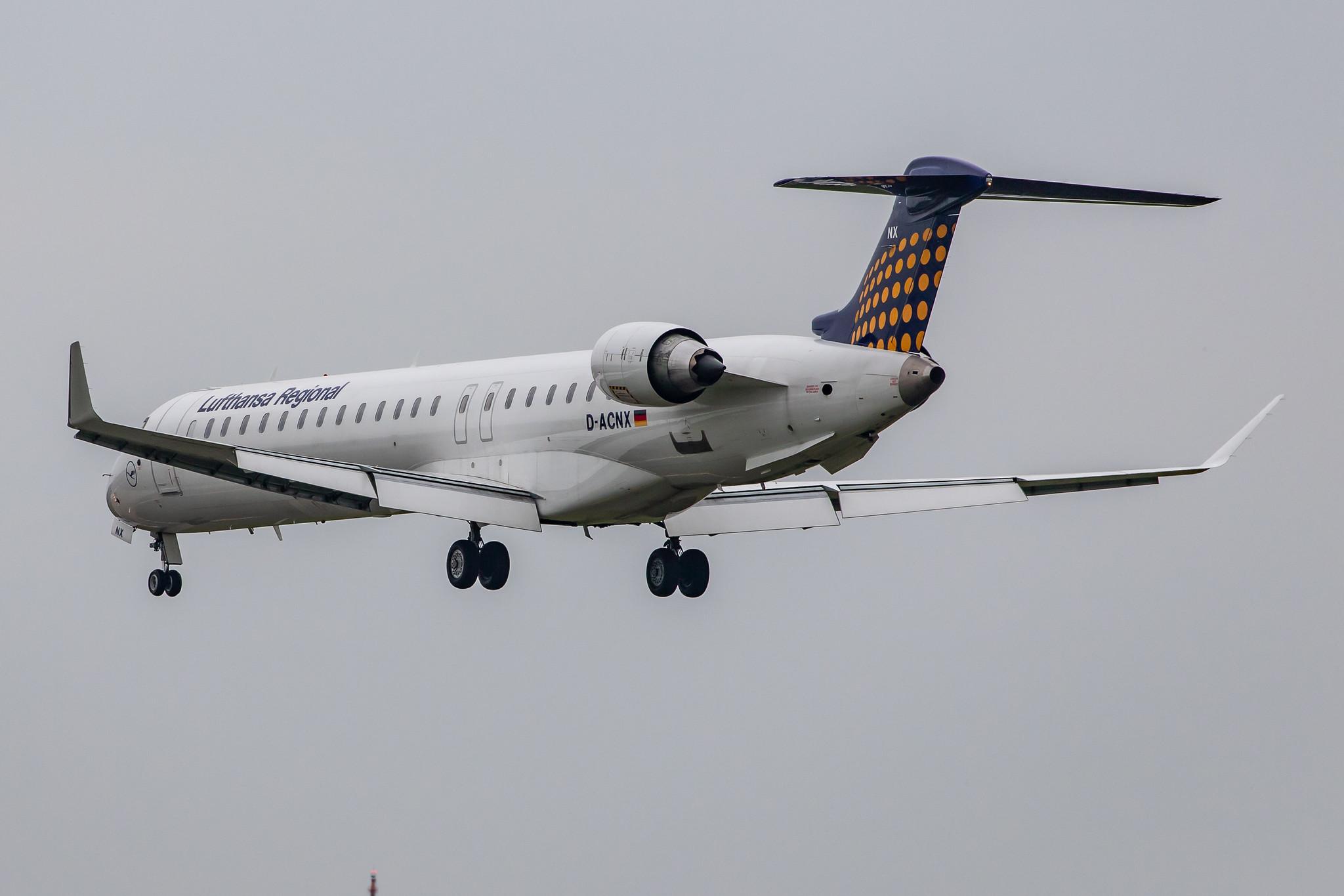 Hamburg Airport: Lufthansa (LH / DLH) | Operator: Lufthansa CityLine |  Bombardier CRJ-900LR CRJ9 | D-ACNX | MSN 15270