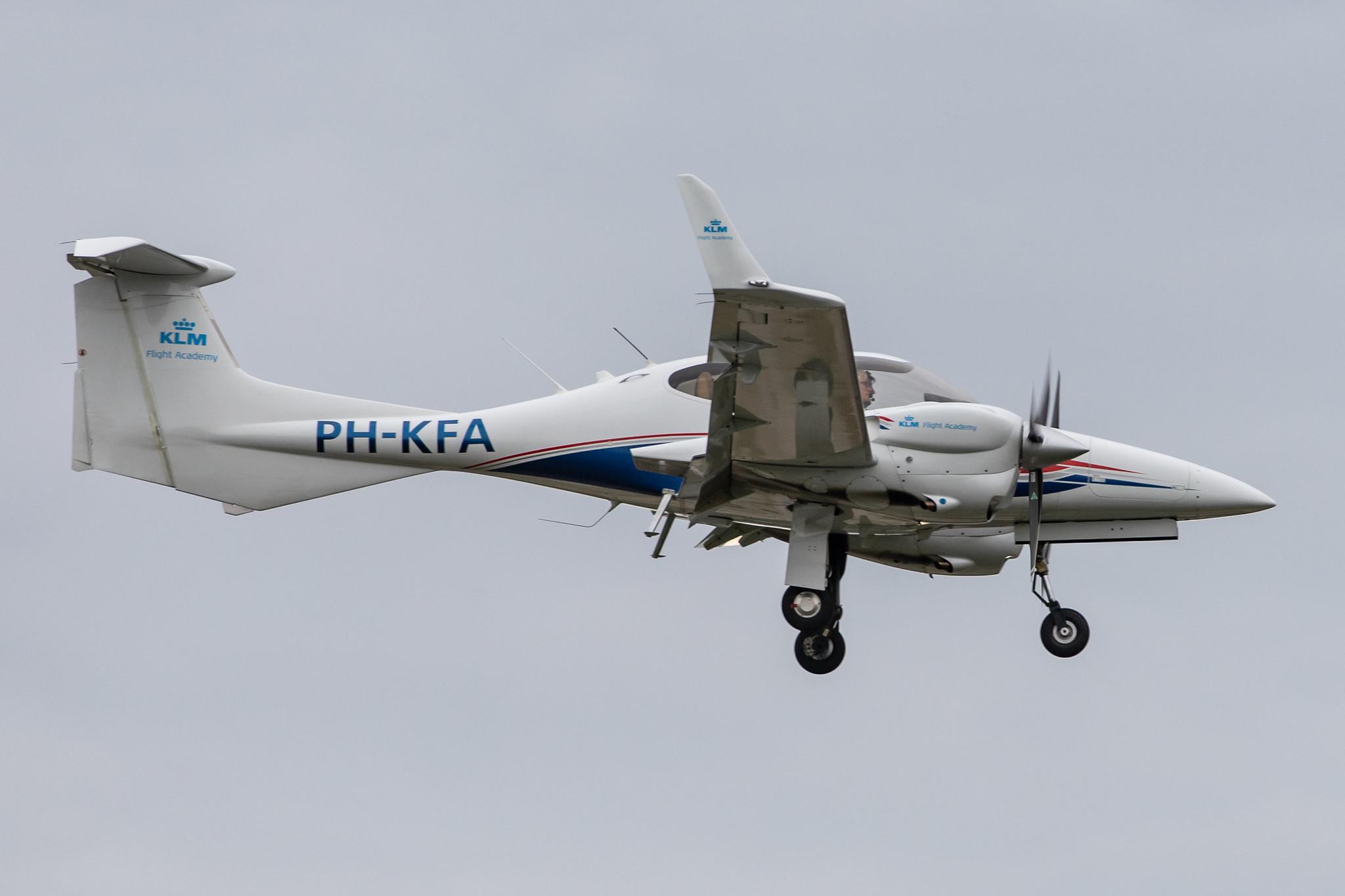 Hamburg Airport: KLM Flight Academy (KL / KLM) | Operator: KLM |  Diamond DA42NG Twin Star DA42 | PH-KFA | MSN 42.N138