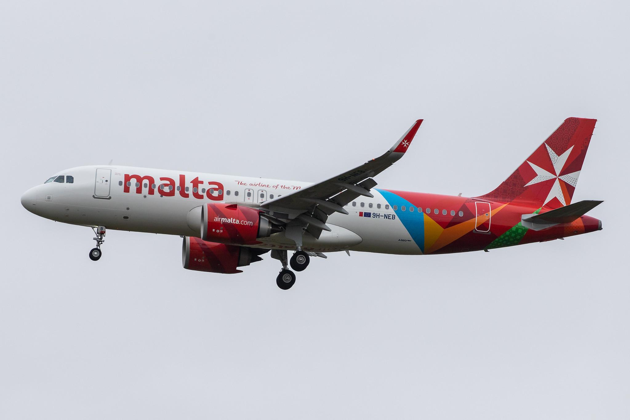 London Heathrow Airport: Air Malta (KM / AMC) |  Airbus A320-251N A20N | 9H-NEB | MSN 8940
