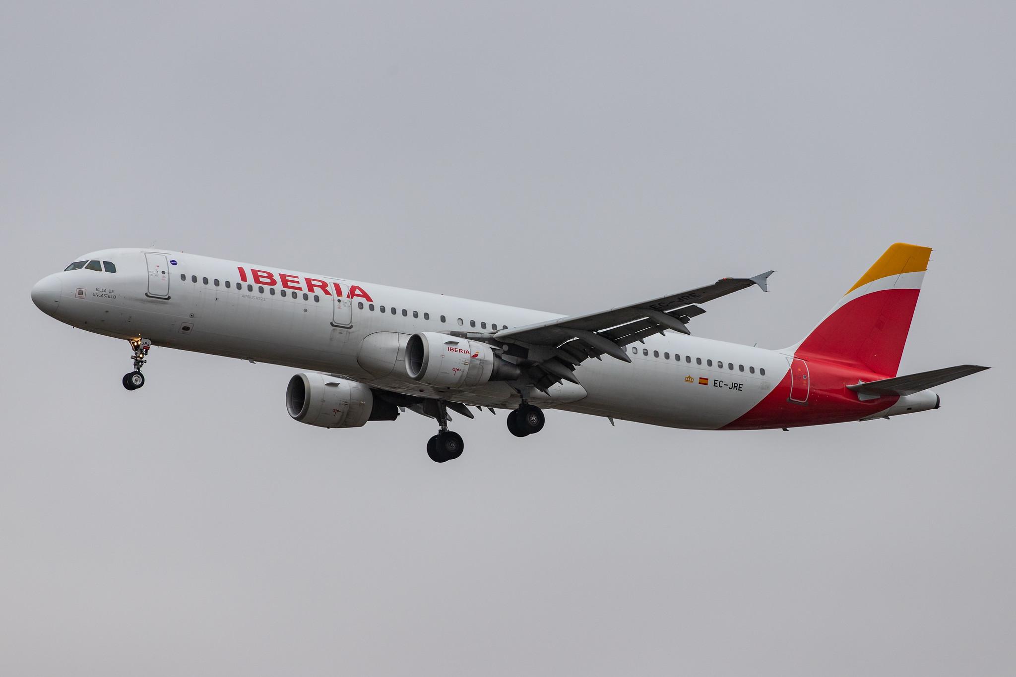 London Heathrow Airport: Iberia (IB / IBE) |  Airbus A321-212 A321 | EC-JRE | MSN 2756