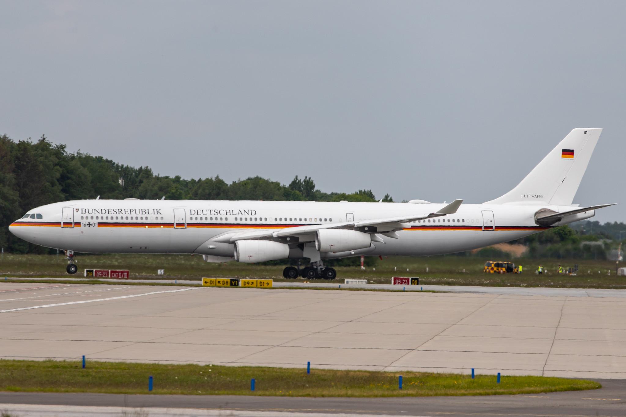 Hamburg Airport: German Air Force (/ GAF) | Airbus A340-313 A343 | 16+01 | MSN 274