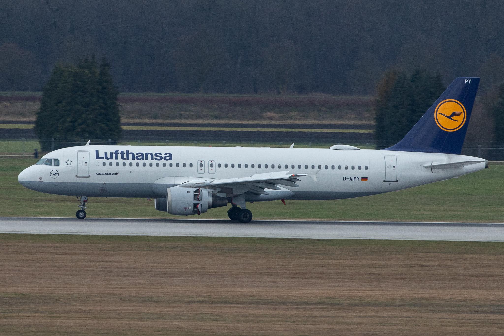 Munich Airport: Lufthansa (LH / DLH) |  Airbus A320-211 A320 | D-AIPY | MSN 0161